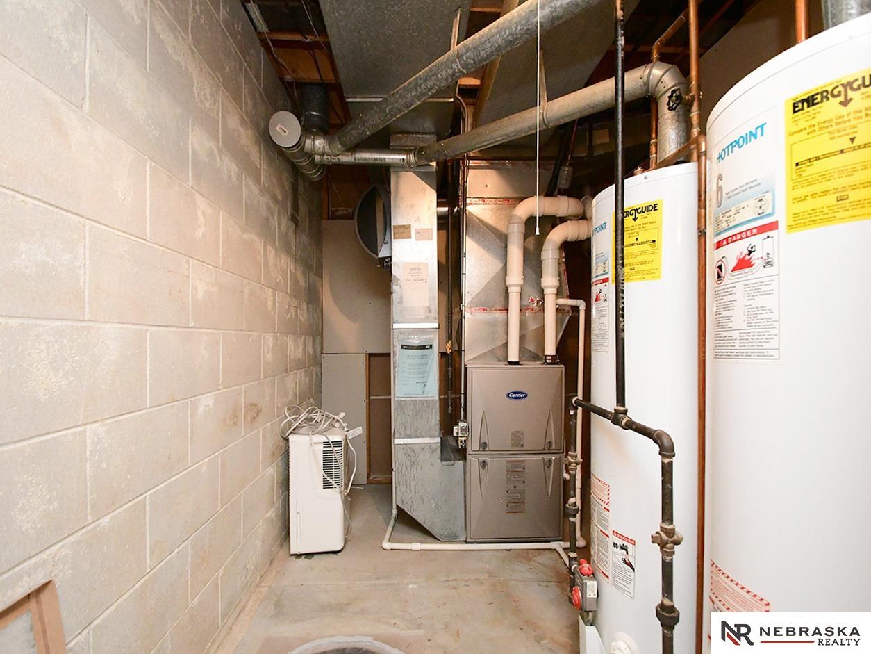 Omaha, Nebraska 68116, United States, 4 Bedrooms Bedrooms, ,3 BathroomsBathrooms,Residential,Pending,200711