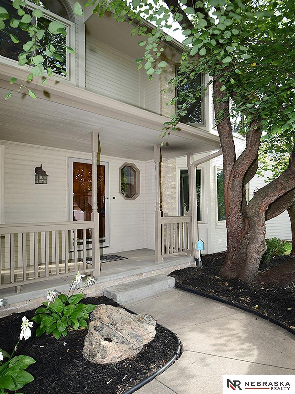 Omaha, Nebraska 68116, United States, 4 Bedrooms Bedrooms, ,3 BathroomsBathrooms,Residential,Pending,200711