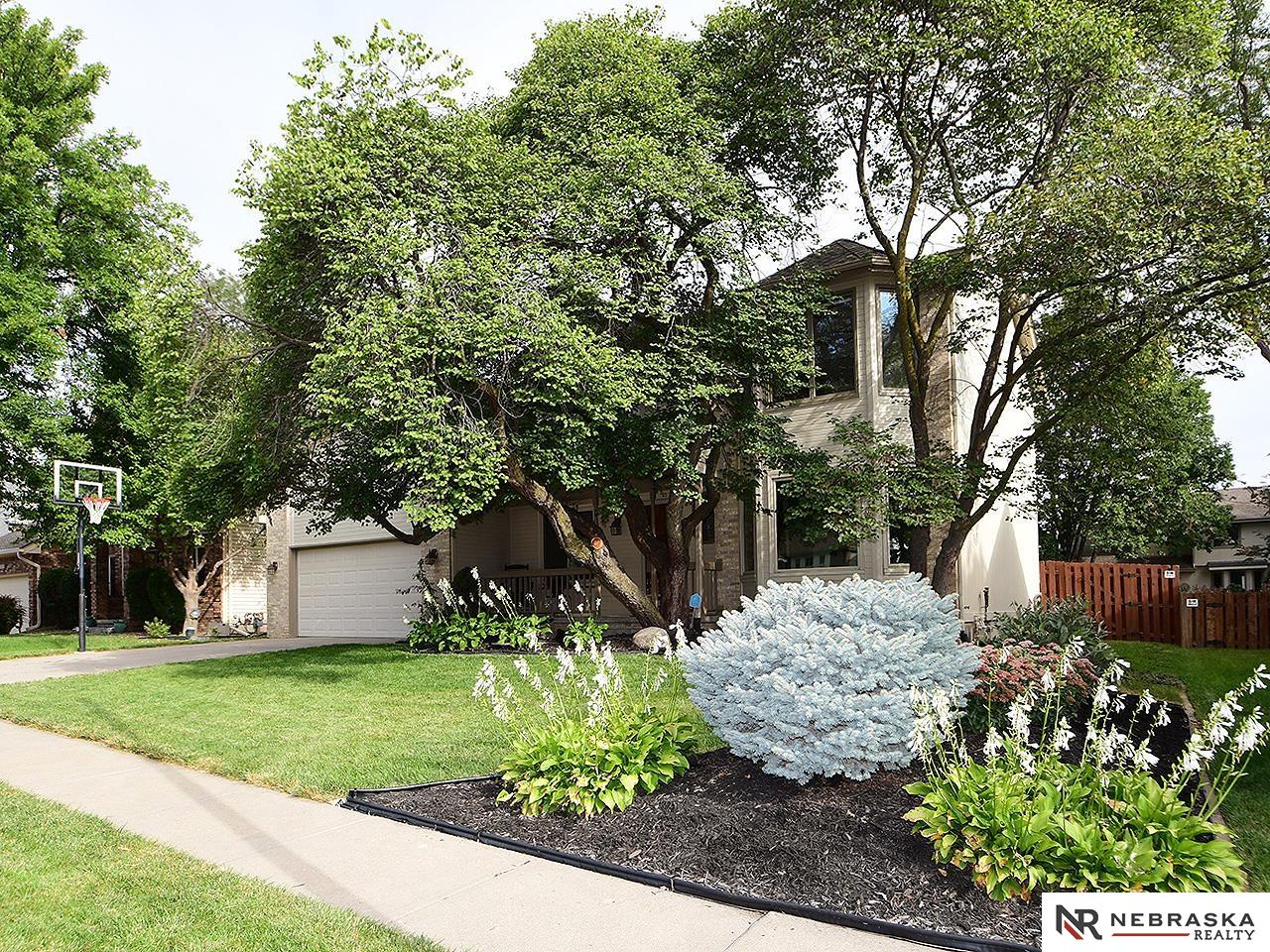 Omaha, Nebraska 68116, United States, 4 Bedrooms Bedrooms, ,3 BathroomsBathrooms,Residential,Pending,200711