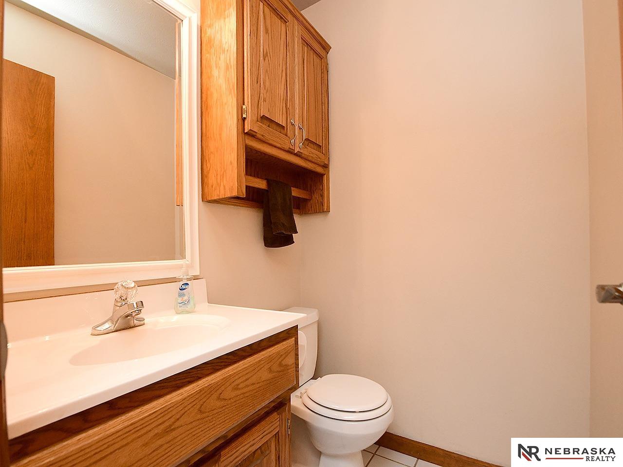 Omaha, Nebraska 68116, United States, 4 Bedrooms Bedrooms, ,3 BathroomsBathrooms,Residential,Pending,200711