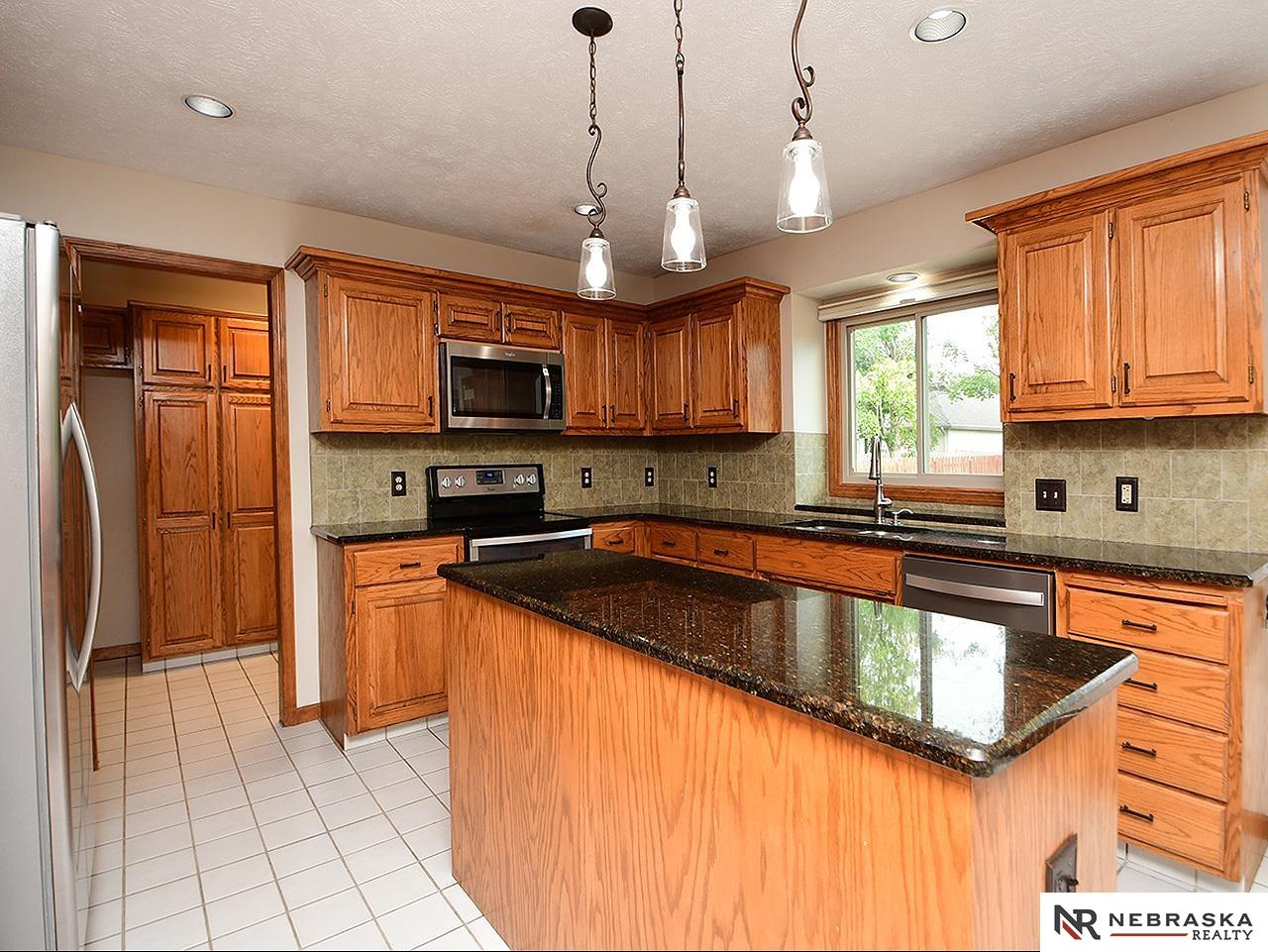 Omaha, Nebraska 68116, United States, 4 Bedrooms Bedrooms, ,3 BathroomsBathrooms,Residential,Pending,200711