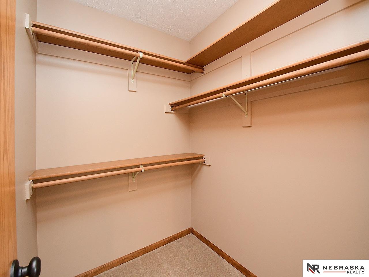 Omaha, Nebraska 68116, United States, 4 Bedrooms Bedrooms, ,3 BathroomsBathrooms,Residential,Pending,200711