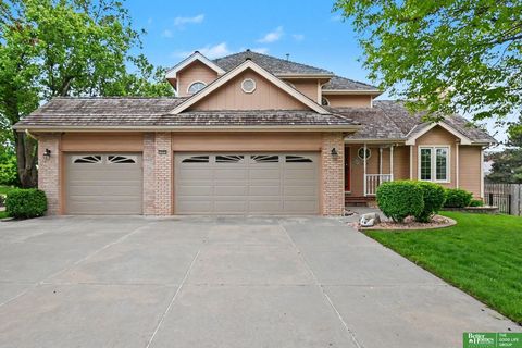 Photo of 10405 Polk Street, Omaha, NE 68127 (MLS # 22612736)