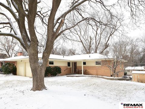 Photo of 1127 Mulder Drive, Lincoln, NE 68510 (MLS # 22602861)