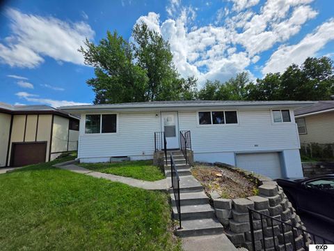 Photo of 5517 Pioneers Boulevard, Lincoln, NE 68516 (MLS # 22601533)