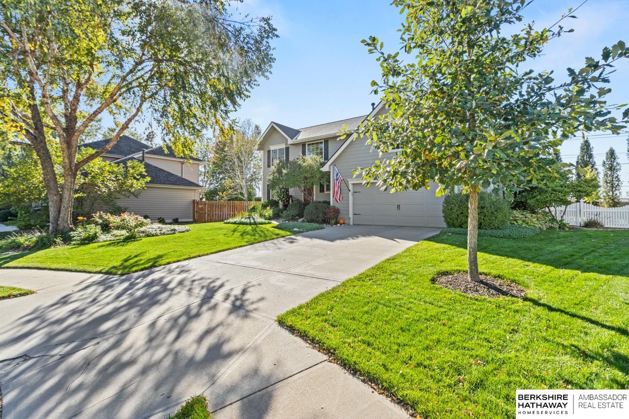 Omaha, Nebraska 68116, United States, 4 Bedrooms Bedrooms, ,2 BathroomsBathrooms,Residential,Active,232559