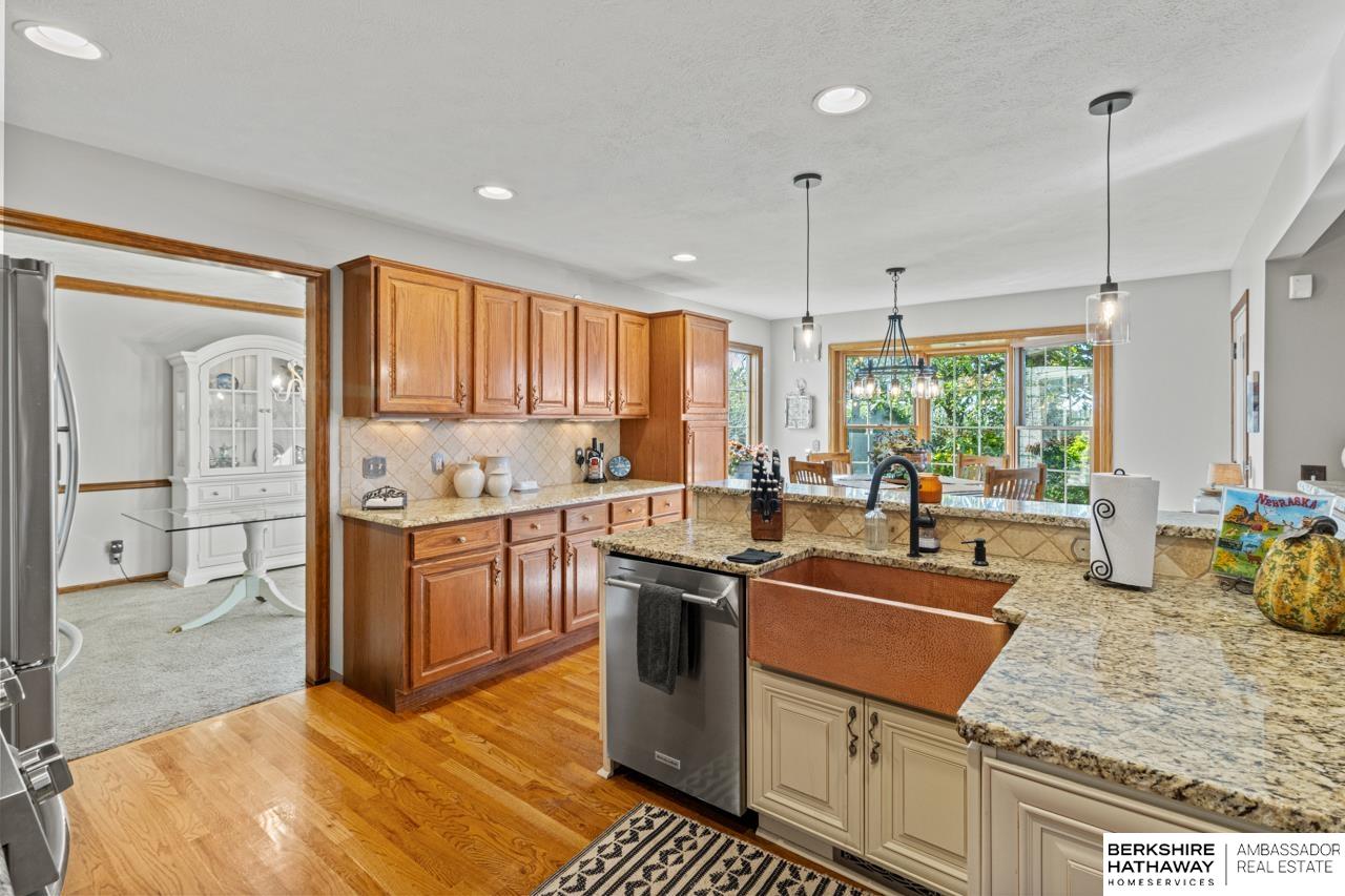 Omaha, Nebraska 68116, United States, 4 Bedrooms Bedrooms, ,2 BathroomsBathrooms,Residential,Active,232559