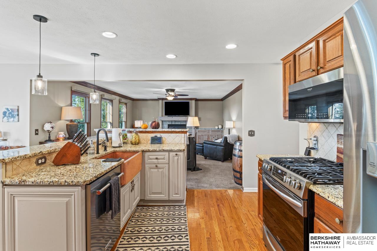 Omaha, Nebraska 68116, United States, 4 Bedrooms Bedrooms, ,2 BathroomsBathrooms,Residential,Active,232559