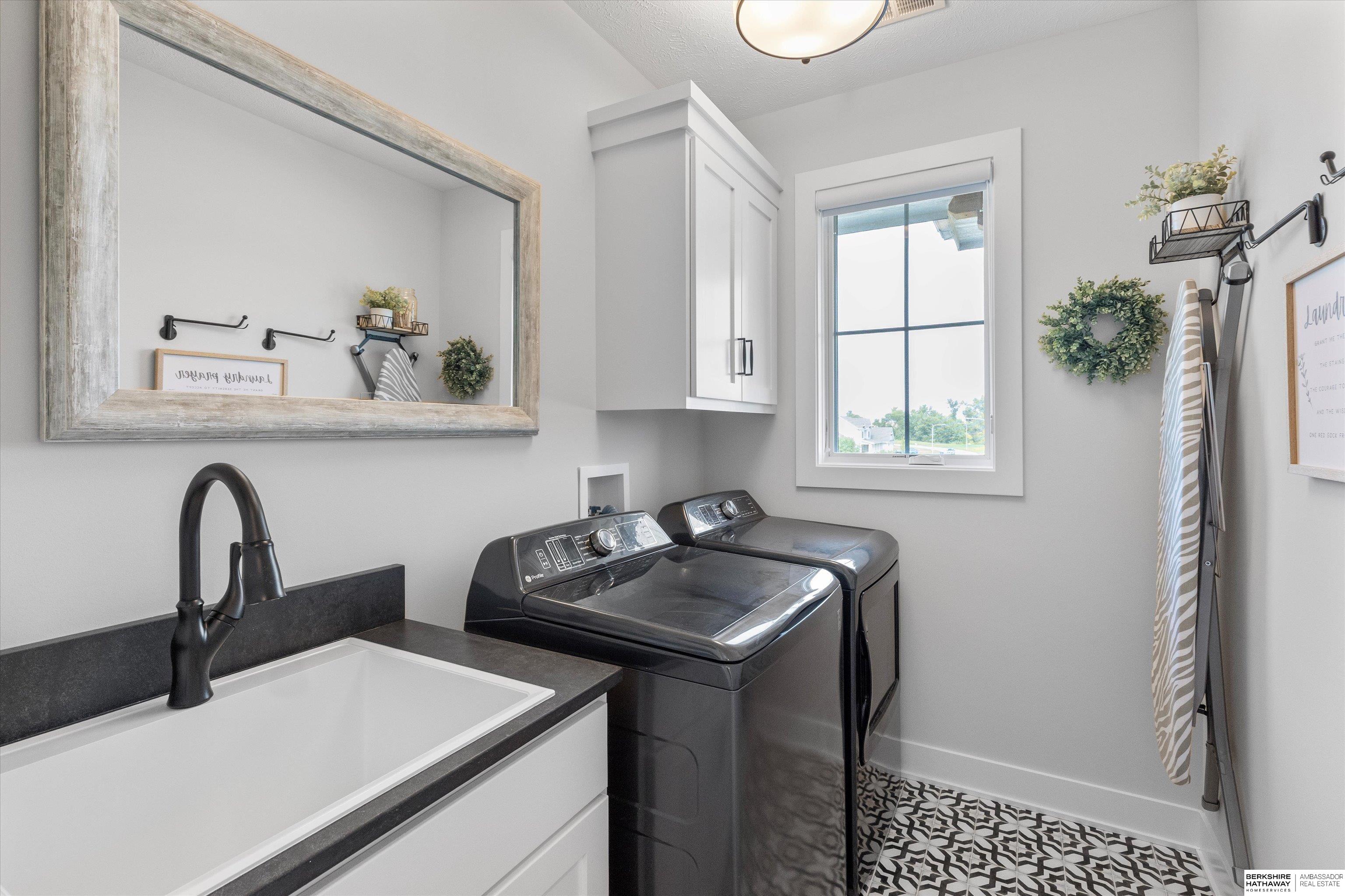 Elkhorn, Nebraska 68022, United States, 5 Bedrooms Bedrooms, ,4 BathroomsBathrooms,Residential,Active,215825