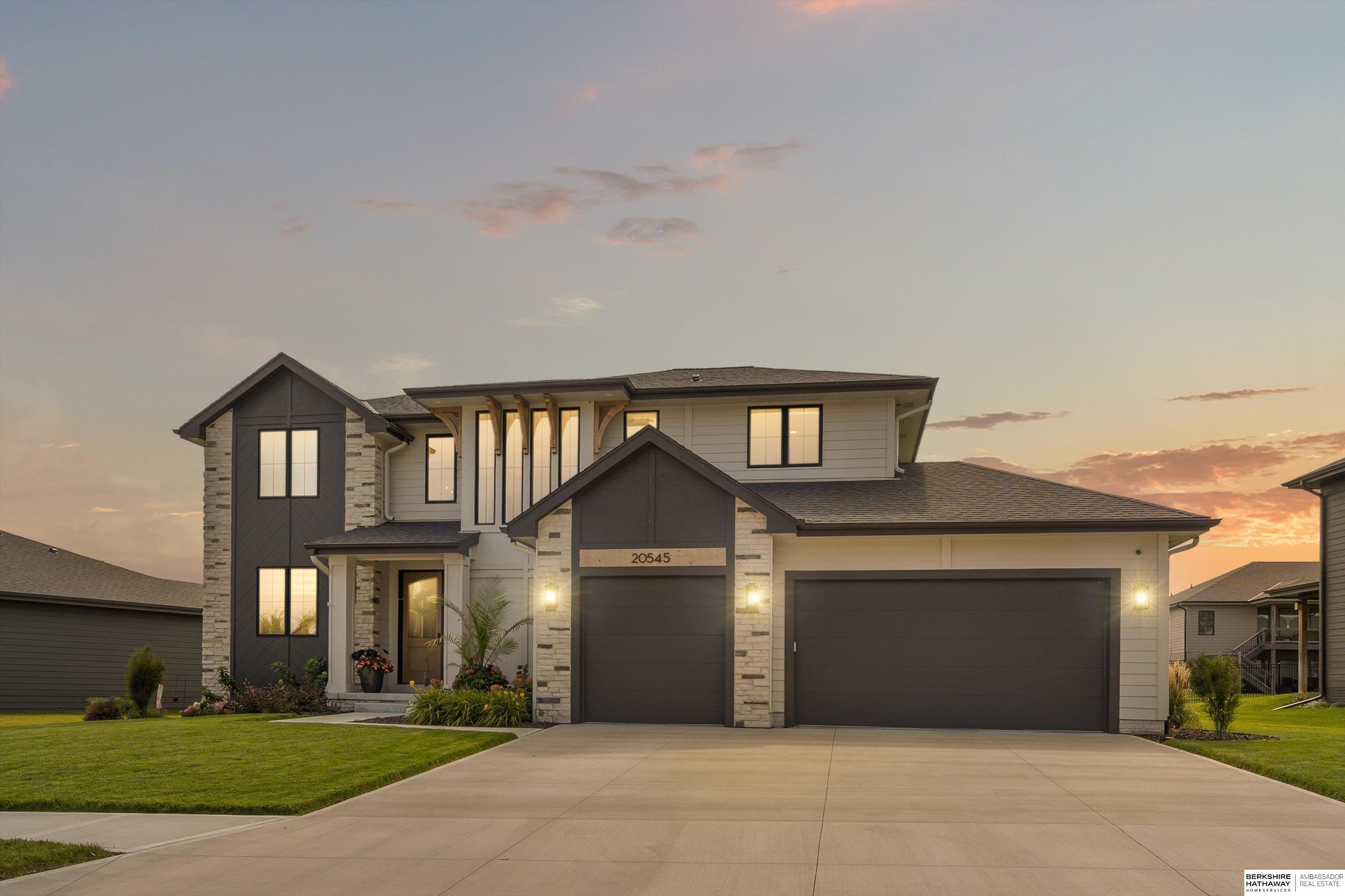 Elkhorn, Nebraska 68022, United States, 5 Bedrooms Bedrooms, ,4 BathroomsBathrooms,Residential,Active,215825