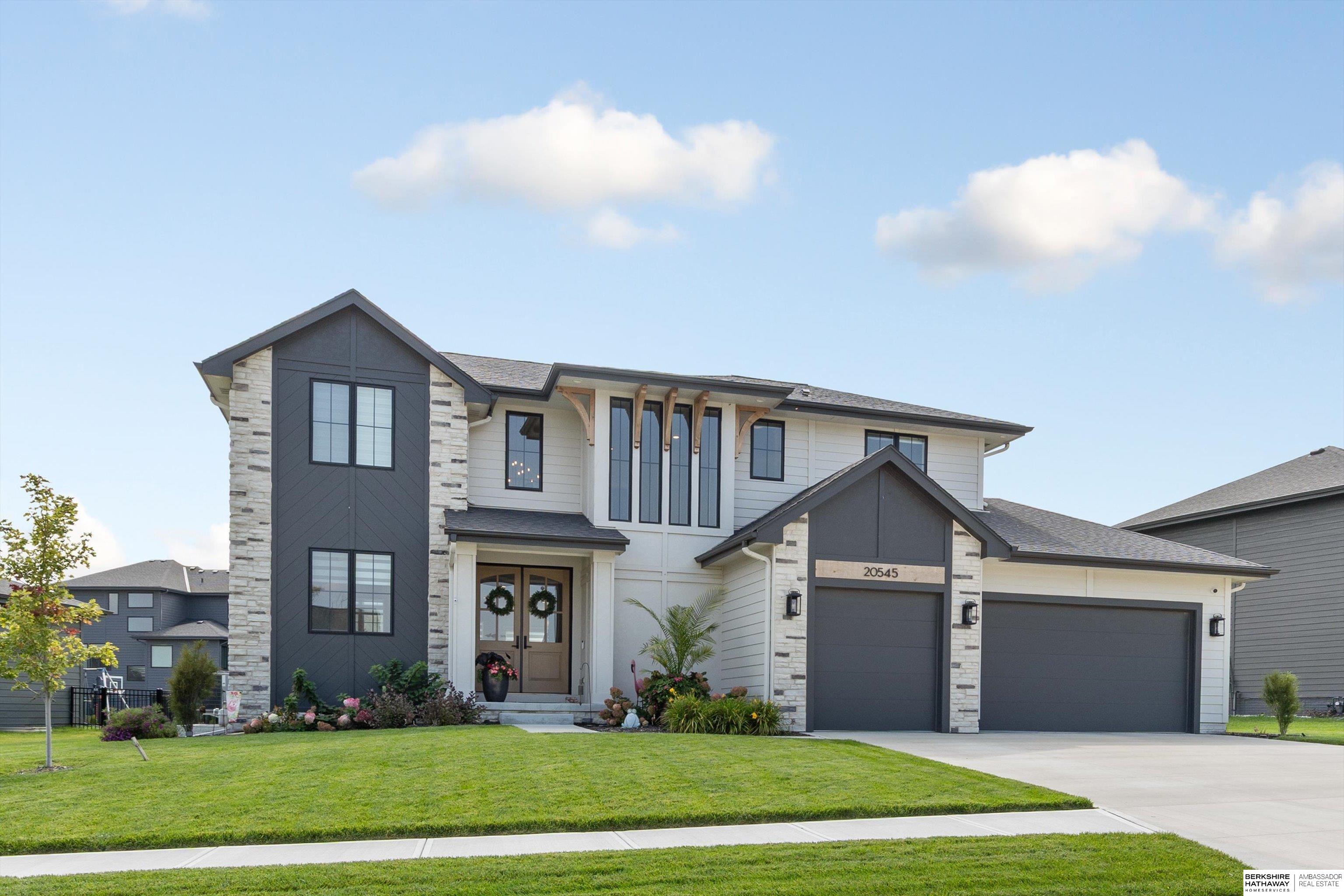 Elkhorn, Nebraska 68022, United States, 5 Bedrooms Bedrooms, ,4 BathroomsBathrooms,Residential,Active,215825