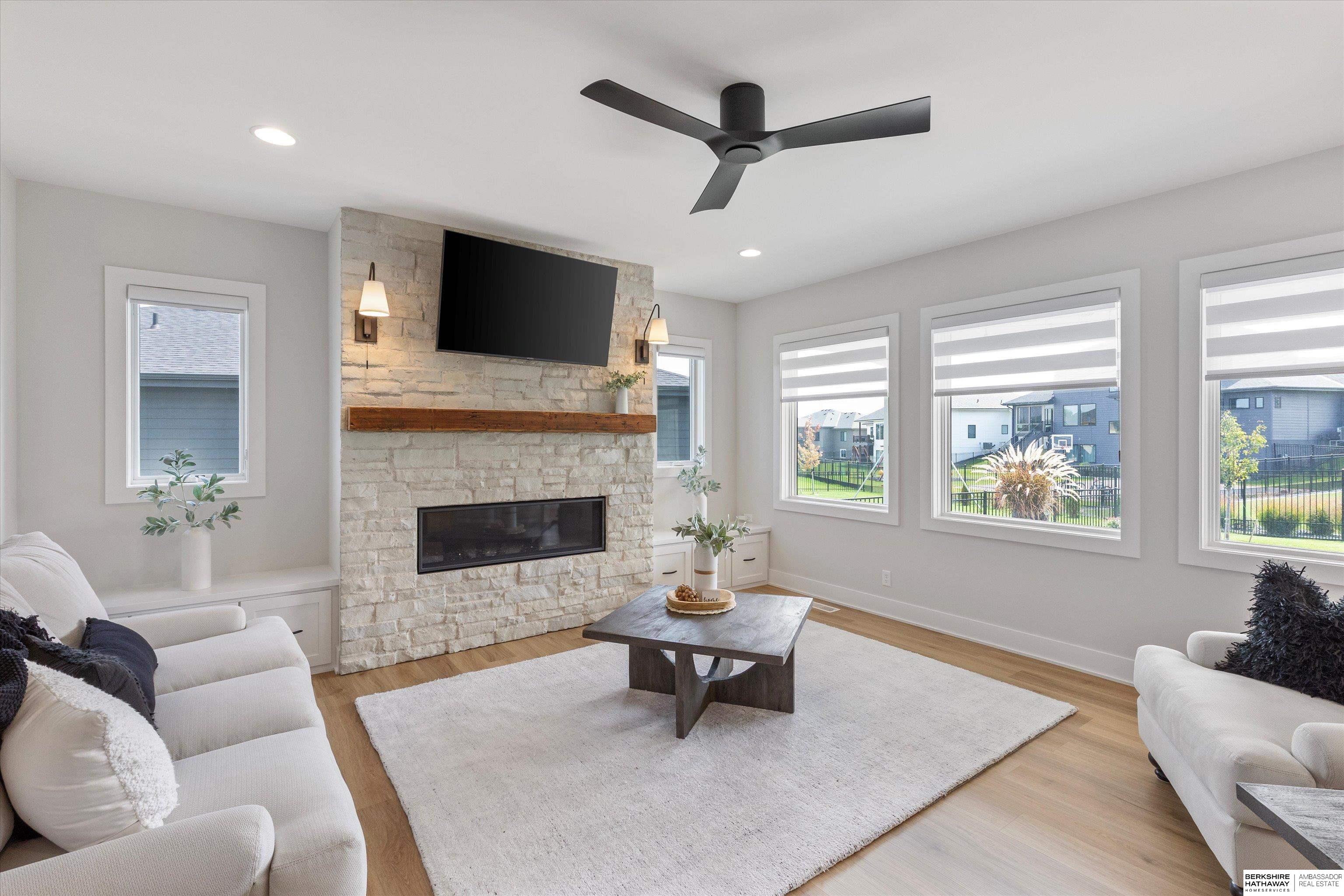 Elkhorn, Nebraska 68022, United States, 5 Bedrooms Bedrooms, ,4 BathroomsBathrooms,Residential,Active,215825