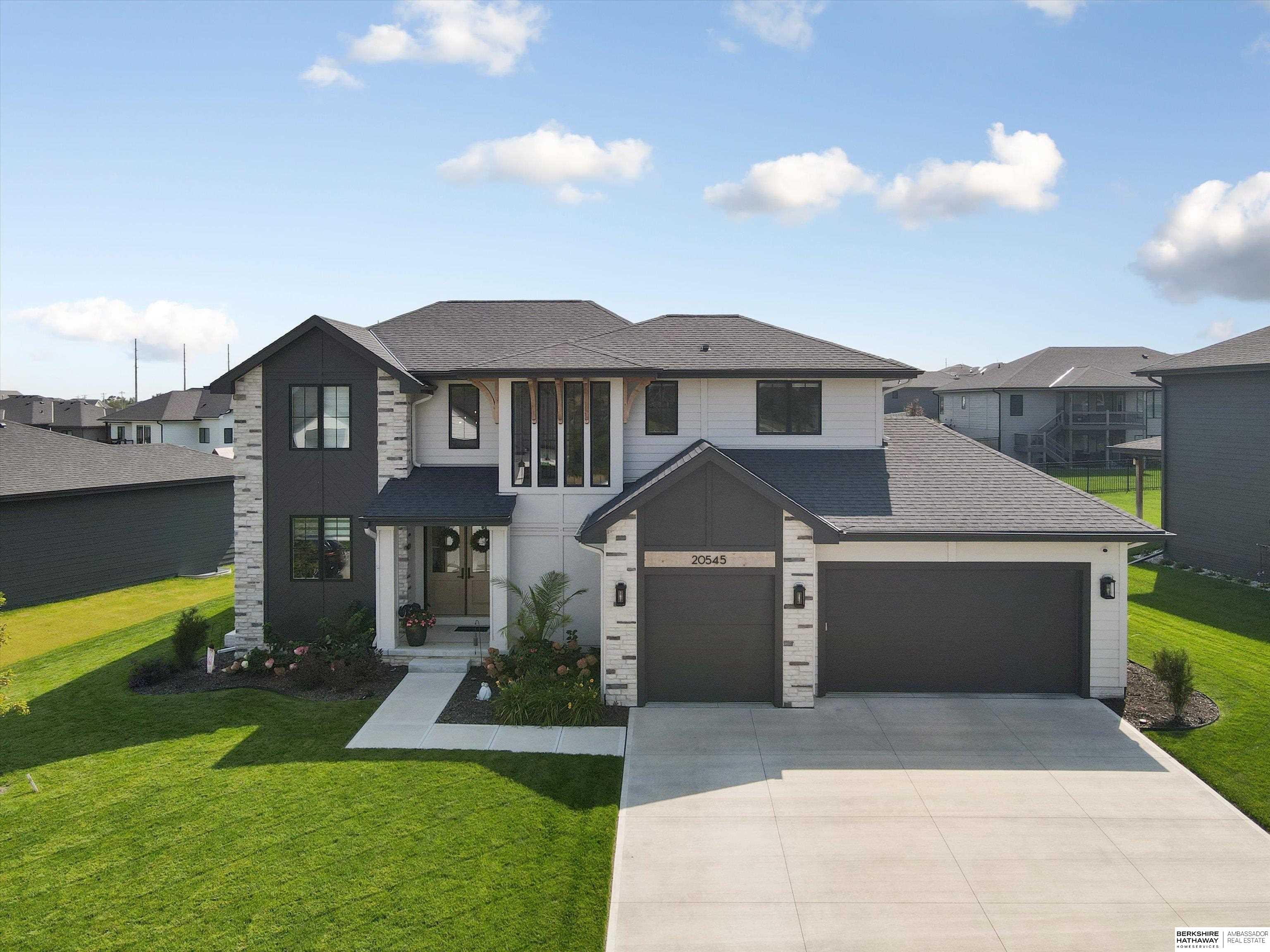 Elkhorn, Nebraska 68022, United States, 5 Bedrooms Bedrooms, ,4 BathroomsBathrooms,Residential,Active,215825