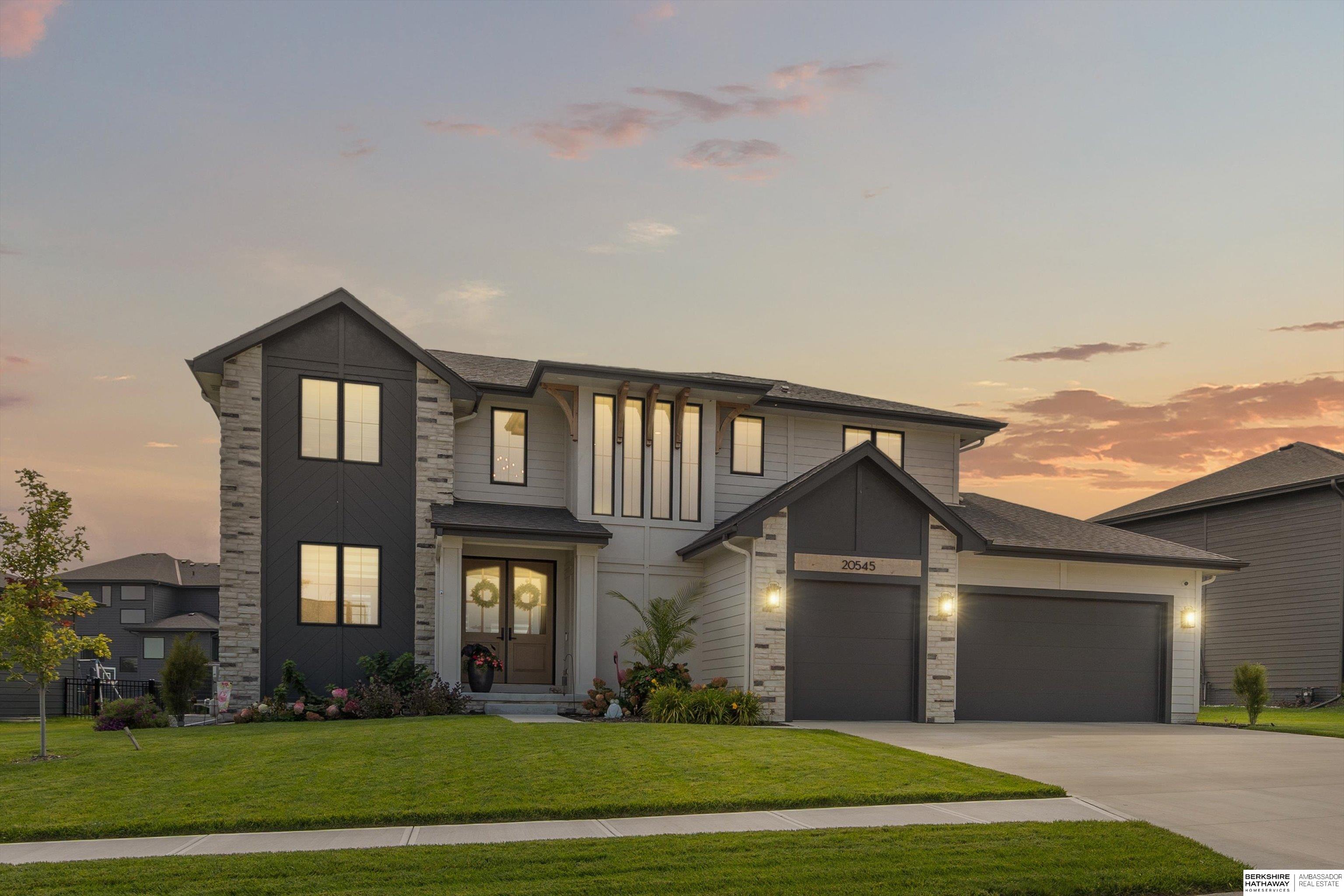 Elkhorn, Nebraska 68022, United States, 5 Bedrooms Bedrooms, ,4 BathroomsBathrooms,Residential,Active,215825