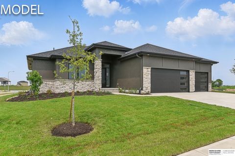 Photo of 20720 Kansas Avenue, Elkhorn, NE 68022 (MLS # 22608373)