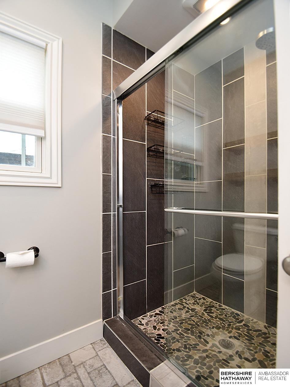 Omaha, Nebraska 68106, United States, 3 Bedrooms Bedrooms, ,2 BathroomsBathrooms,Residential,Active,236797