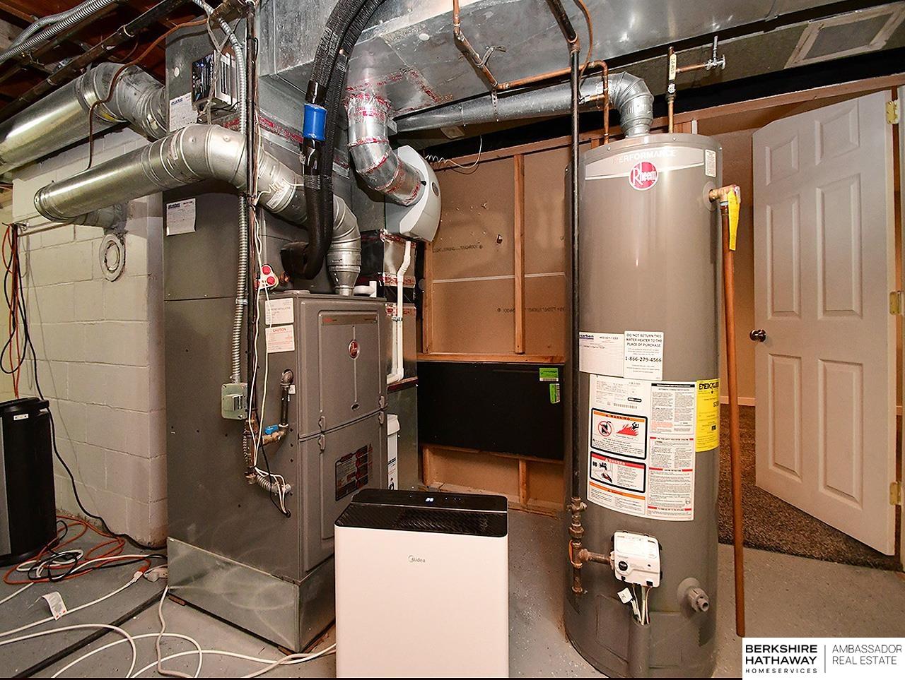 Omaha, Nebraska 68106, United States, 3 Bedrooms Bedrooms, ,2 BathroomsBathrooms,Residential,Active,236797