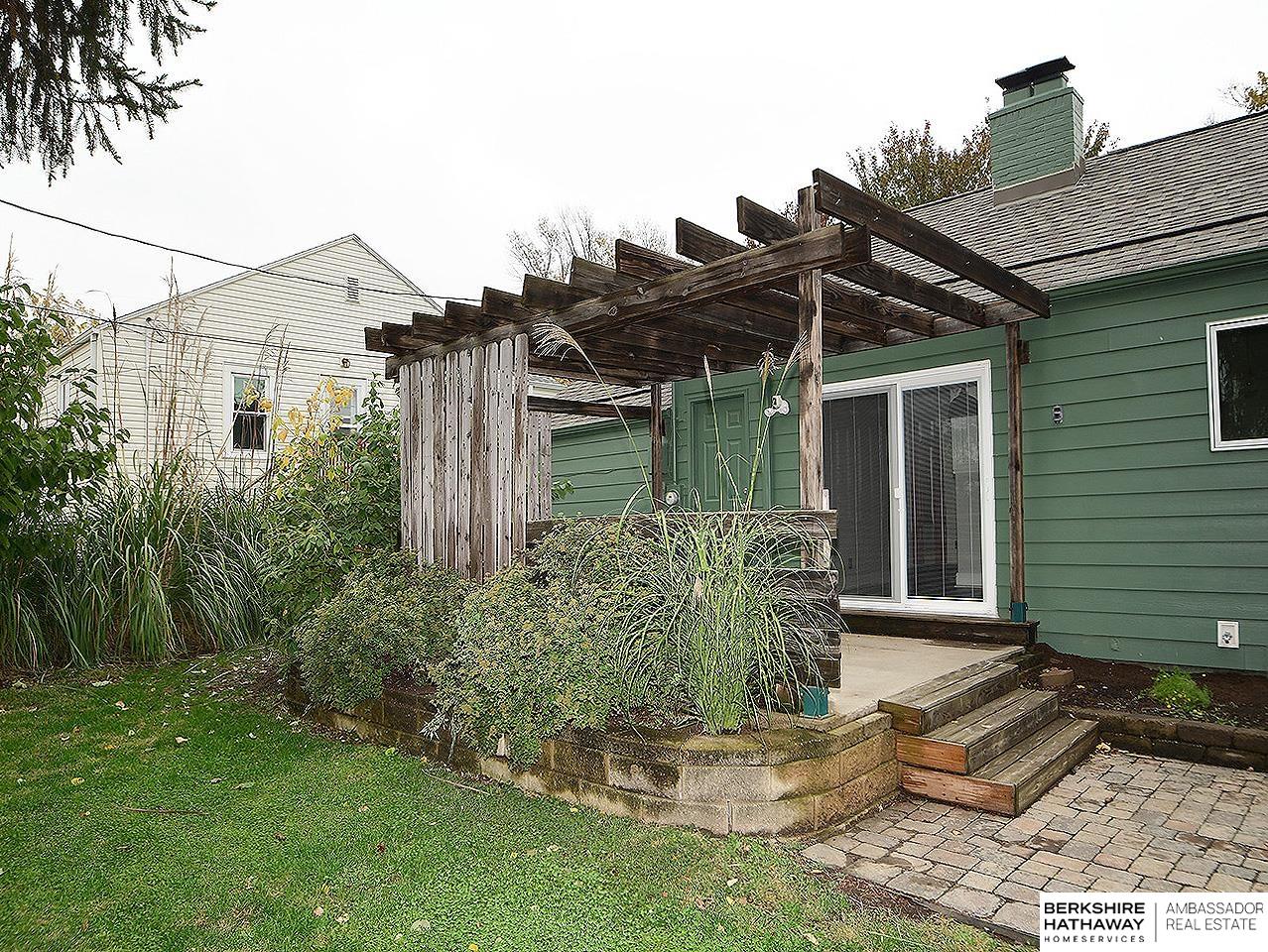 Omaha, Nebraska 68106, United States, 3 Bedrooms Bedrooms, ,2 BathroomsBathrooms,Residential,Active,236797