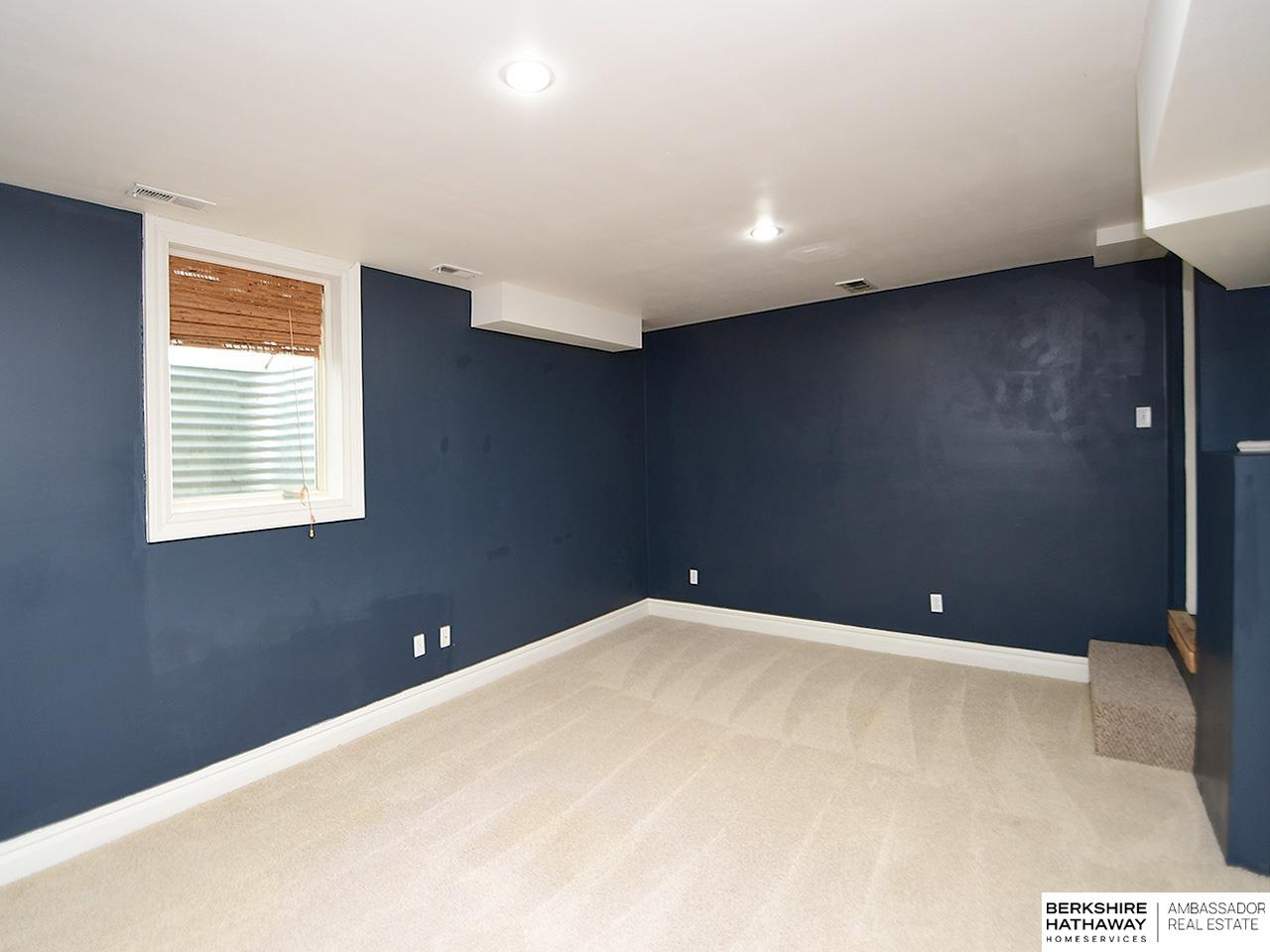 Omaha, Nebraska 68106, United States, 3 Bedrooms Bedrooms, ,2 BathroomsBathrooms,Residential,Active,236797