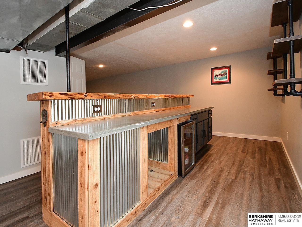 Omaha, Nebraska 68106, United States, 3 Bedrooms Bedrooms, ,2 BathroomsBathrooms,Residential,Active,236797