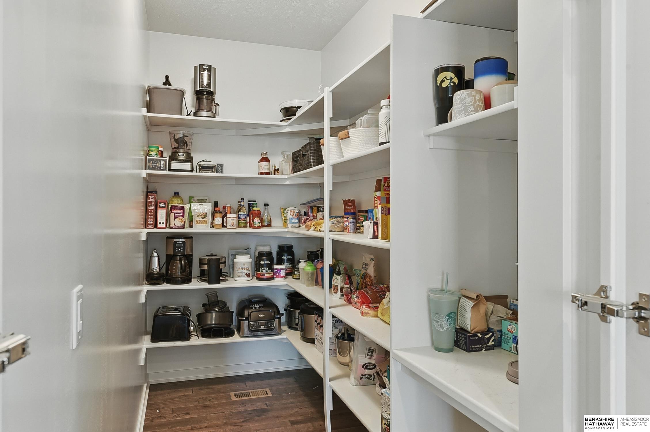 Elkhorn, Nebraska 68022, United States, 5 Bedrooms Bedrooms, ,3 BathroomsBathrooms,Residential,Active,227557