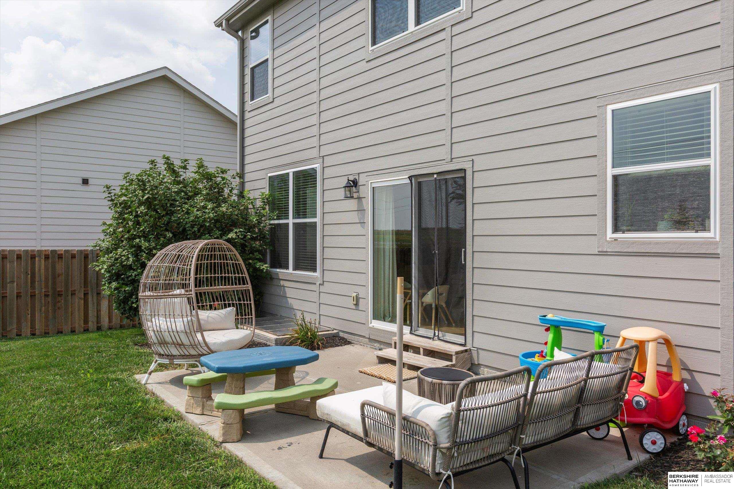 Omaha, Nebraska 68022, United States, 4 Bedrooms Bedrooms, ,3 BathroomsBathrooms,Residential,Active,219434