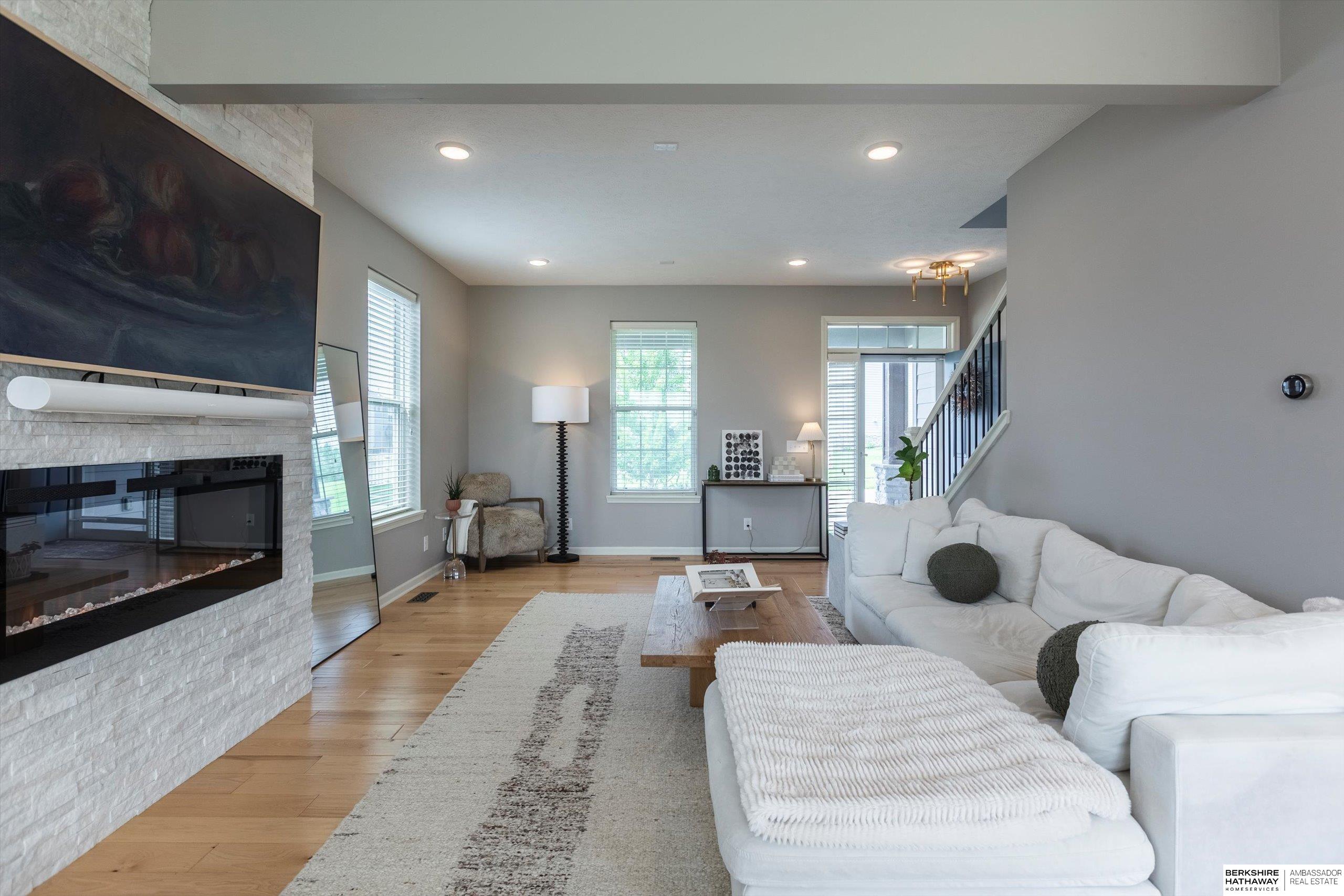 Omaha, Nebraska 68022, United States, 4 Bedrooms Bedrooms, ,3 BathroomsBathrooms,Residential,Active,219434