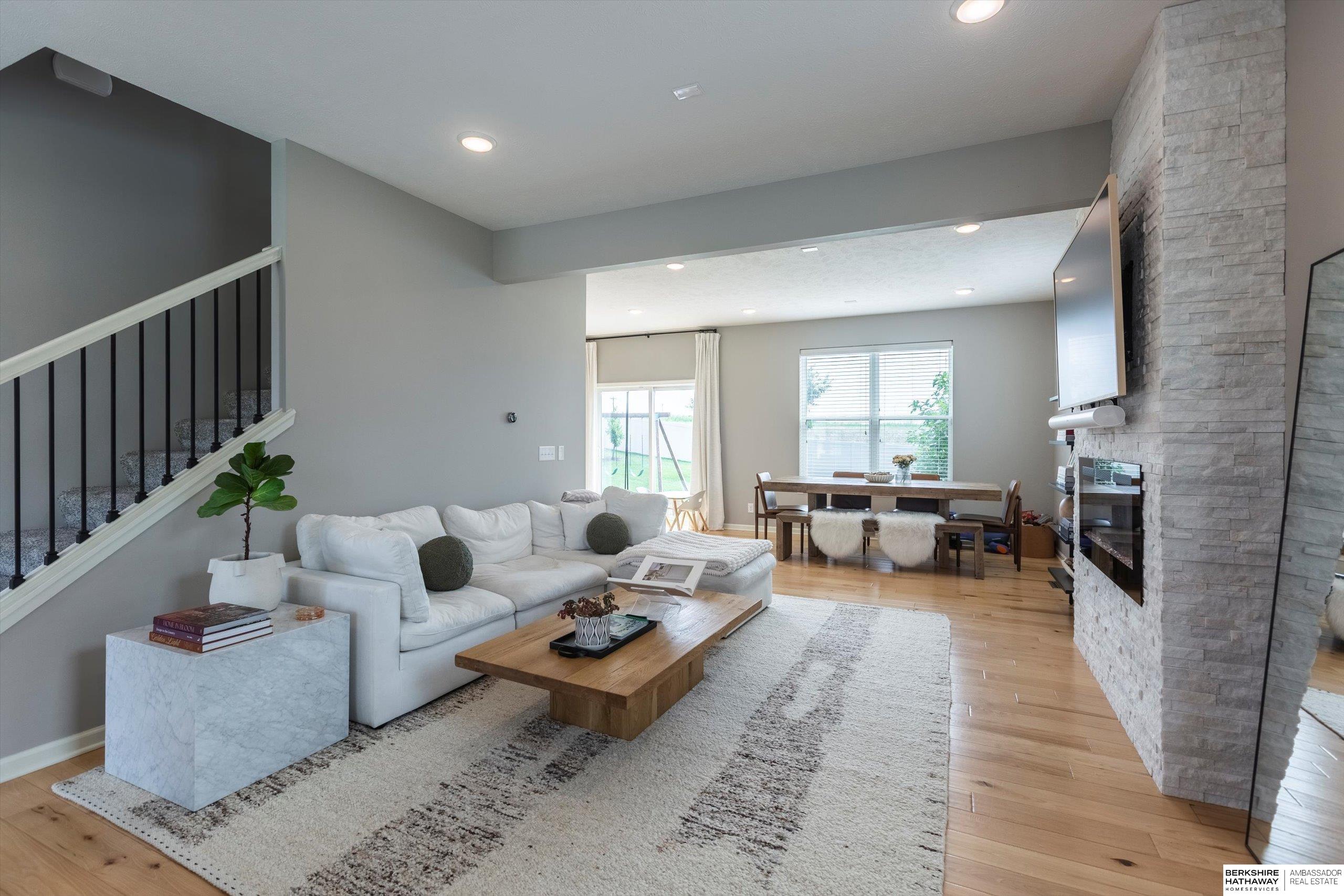 Omaha, Nebraska 68022, United States, 4 Bedrooms Bedrooms, ,3 BathroomsBathrooms,Residential,Active,219434