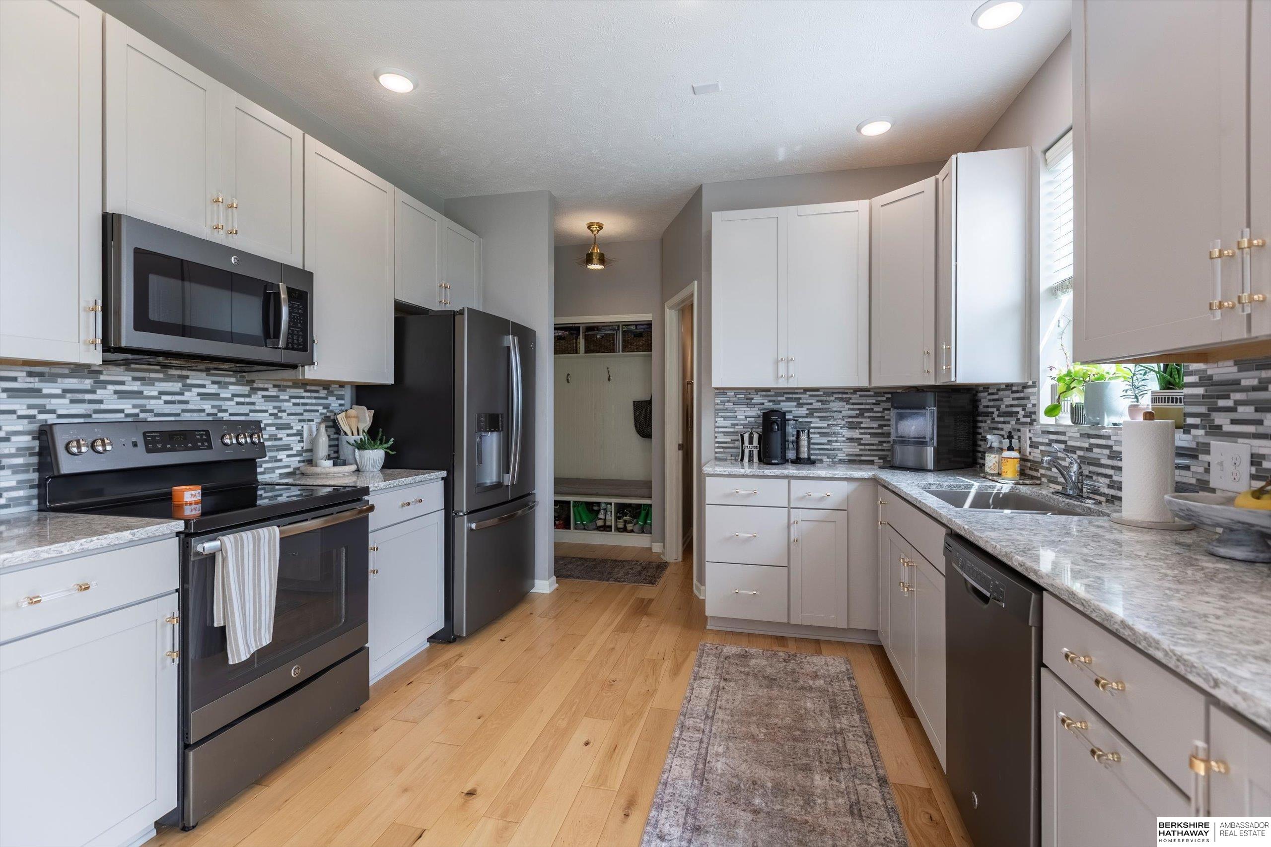 Omaha, Nebraska 68022, United States, 4 Bedrooms Bedrooms, ,3 BathroomsBathrooms,Residential,Active,219434