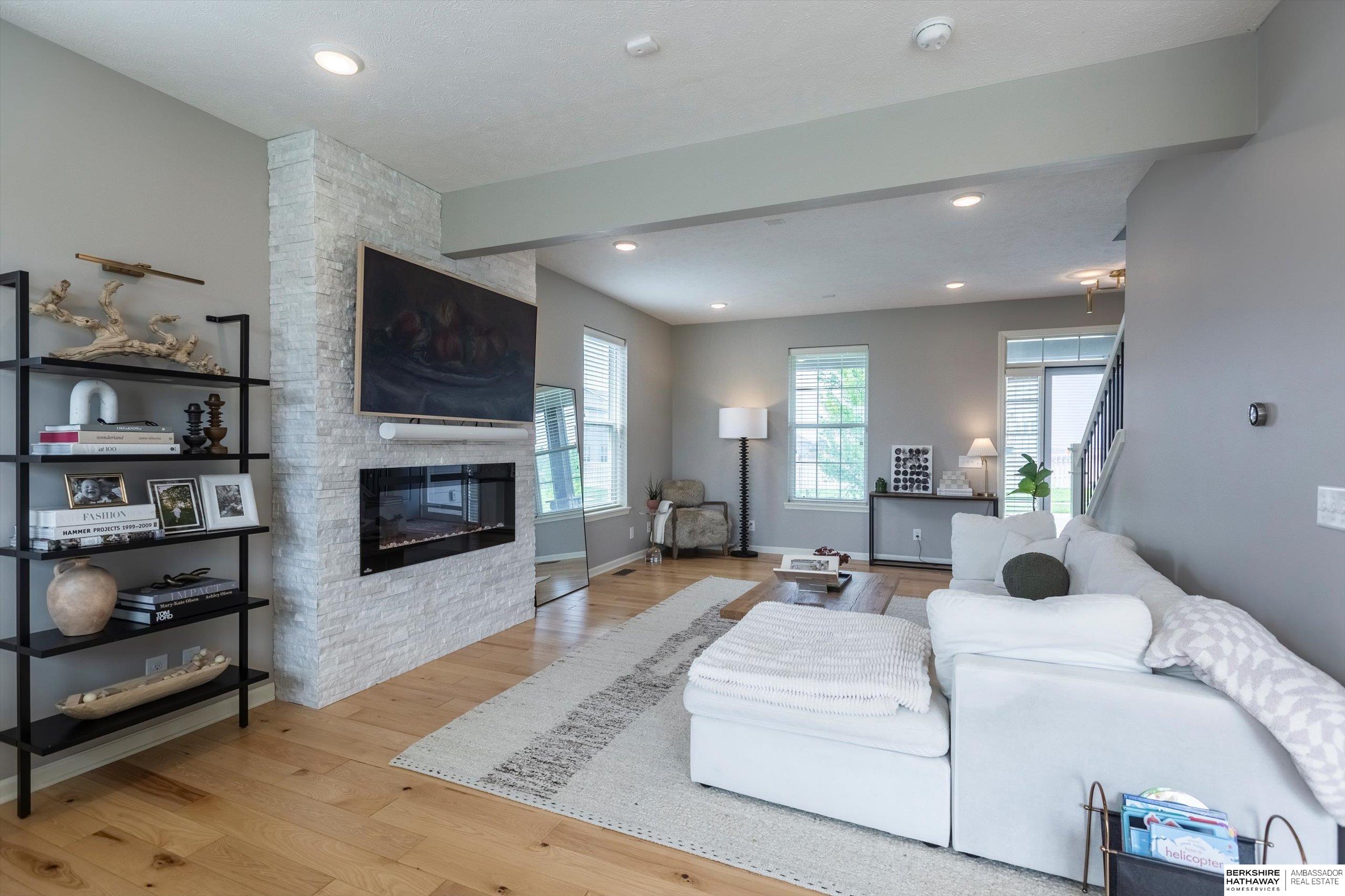 Omaha, Nebraska 68022, United States, 4 Bedrooms Bedrooms, ,3 BathroomsBathrooms,Residential,Active,219434