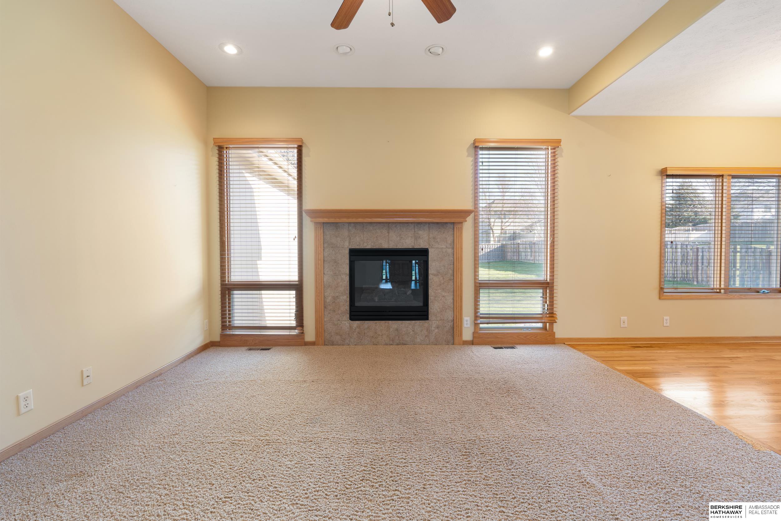 Omaha, Nebraska 68135, United States, 4 Bedrooms Bedrooms, ,3 BathroomsBathrooms,Residential,Pending,108249