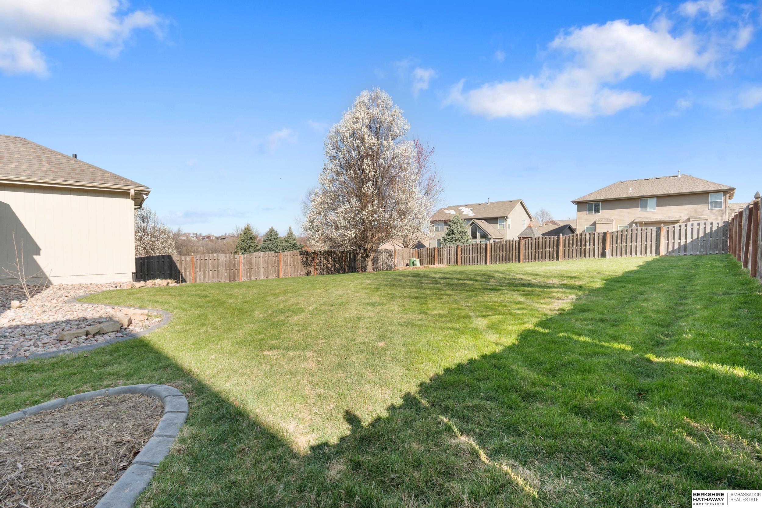 Omaha, Nebraska 68135, United States, 4 Bedrooms Bedrooms, ,3 BathroomsBathrooms,Residential,Pending,108249