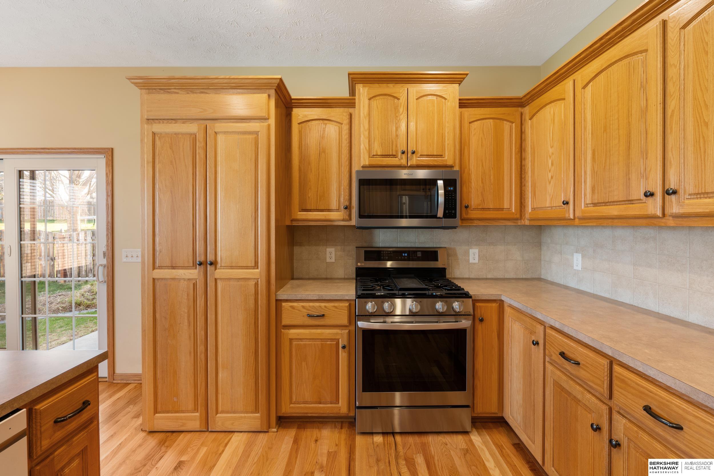 Omaha, Nebraska 68135, United States, 4 Bedrooms Bedrooms, ,3 BathroomsBathrooms,Residential,Pending,108249