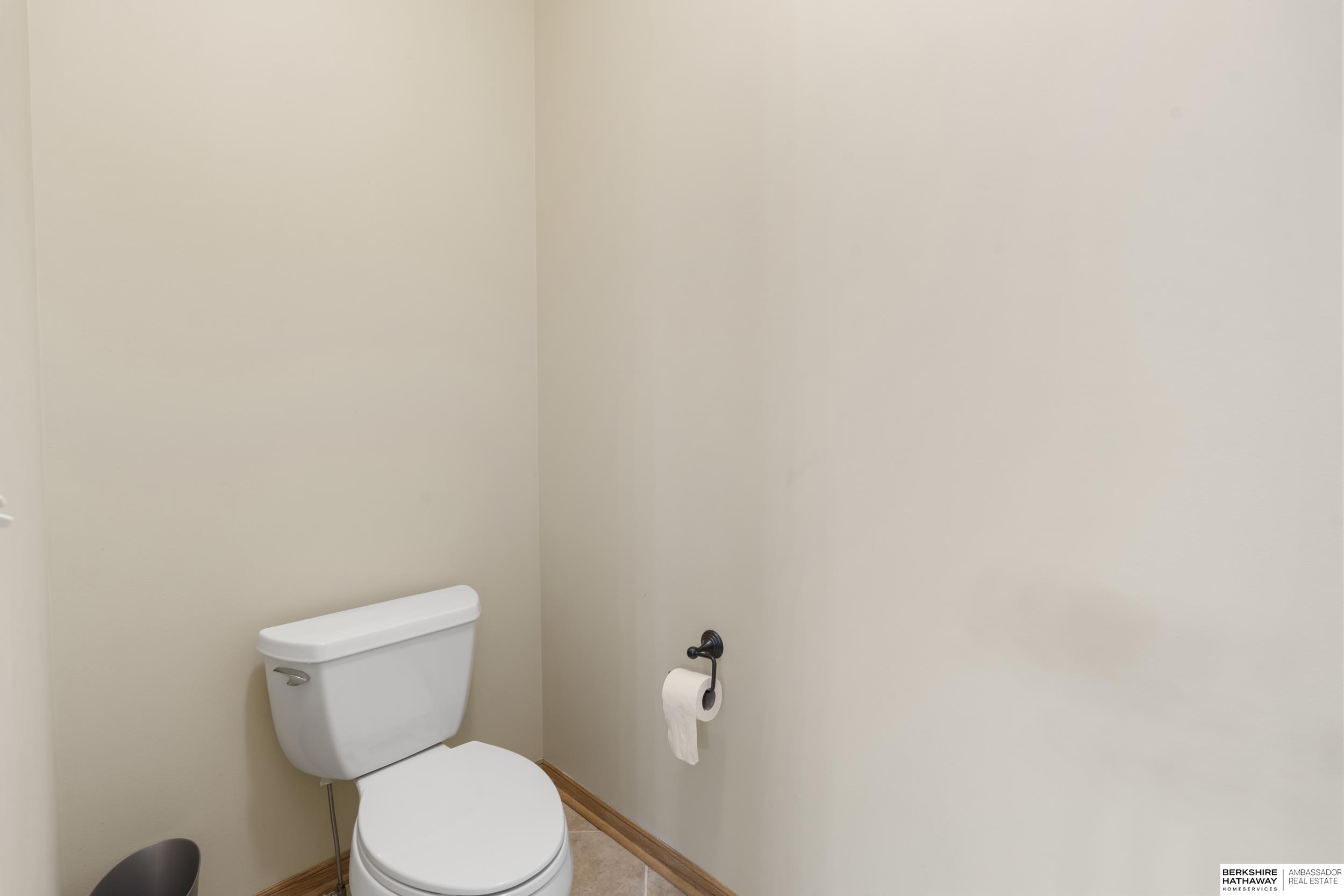 Omaha, Nebraska 68135, United States, 4 Bedrooms Bedrooms, ,3 BathroomsBathrooms,Residential,Pending,108249