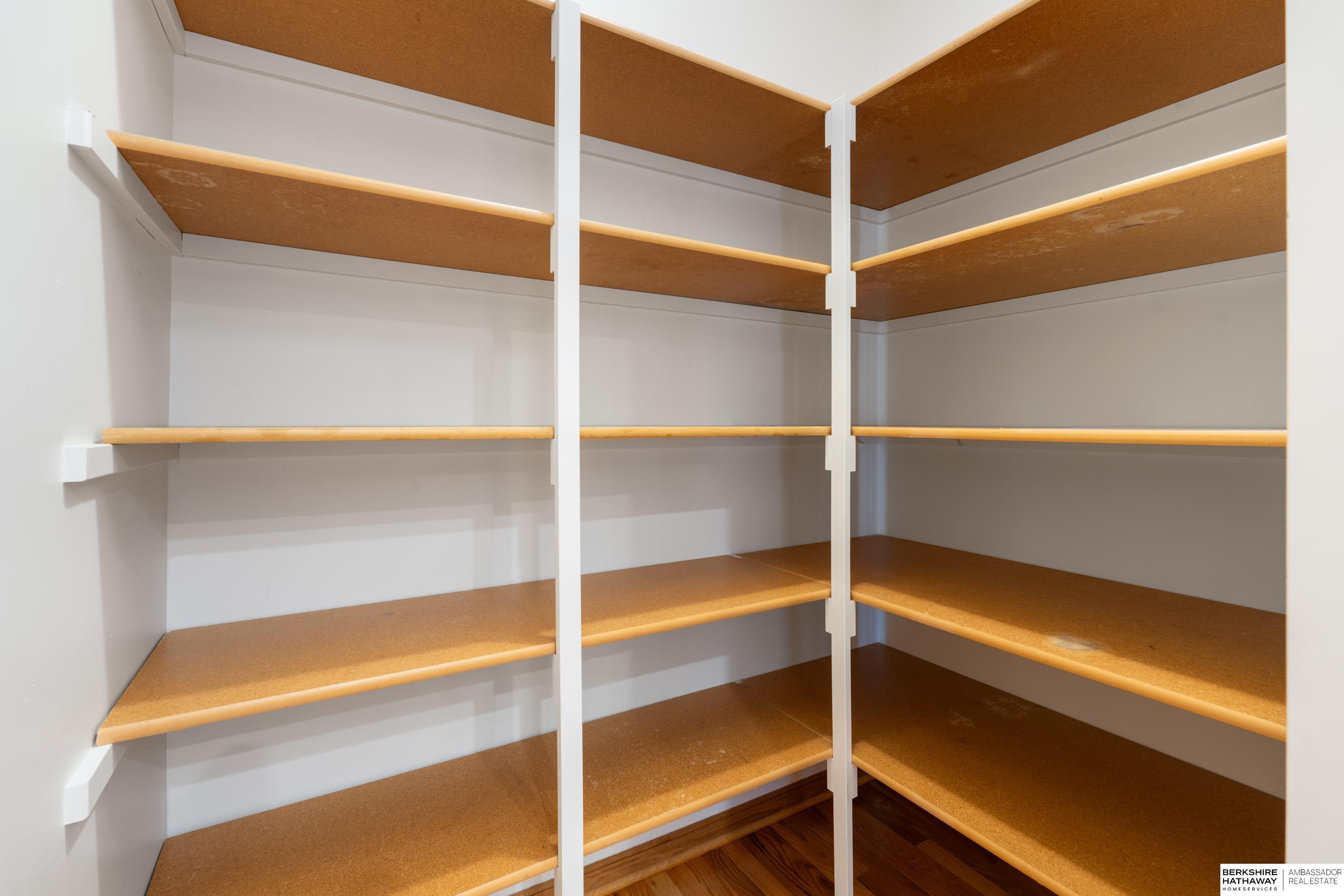 Omaha, Nebraska 68135, United States, 4 Bedrooms Bedrooms, ,3 BathroomsBathrooms,Residential,Pending,108249