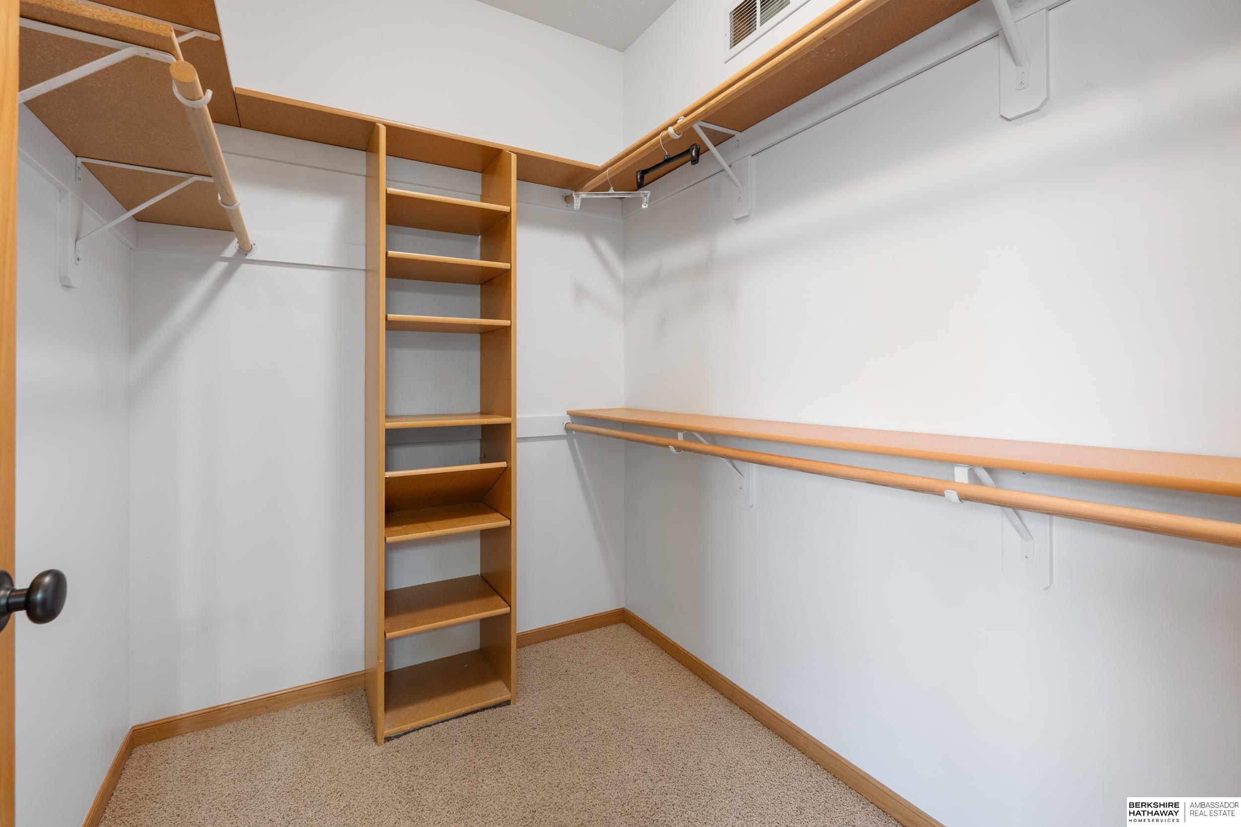 Omaha, Nebraska 68135, United States, 4 Bedrooms Bedrooms, ,3 BathroomsBathrooms,Residential,Pending,108249