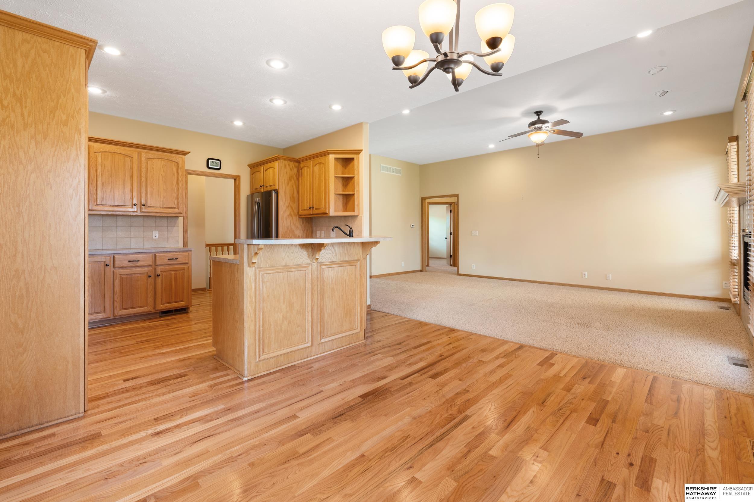 Omaha, Nebraska 68135, United States, 4 Bedrooms Bedrooms, ,3 BathroomsBathrooms,Residential,Pending,108249