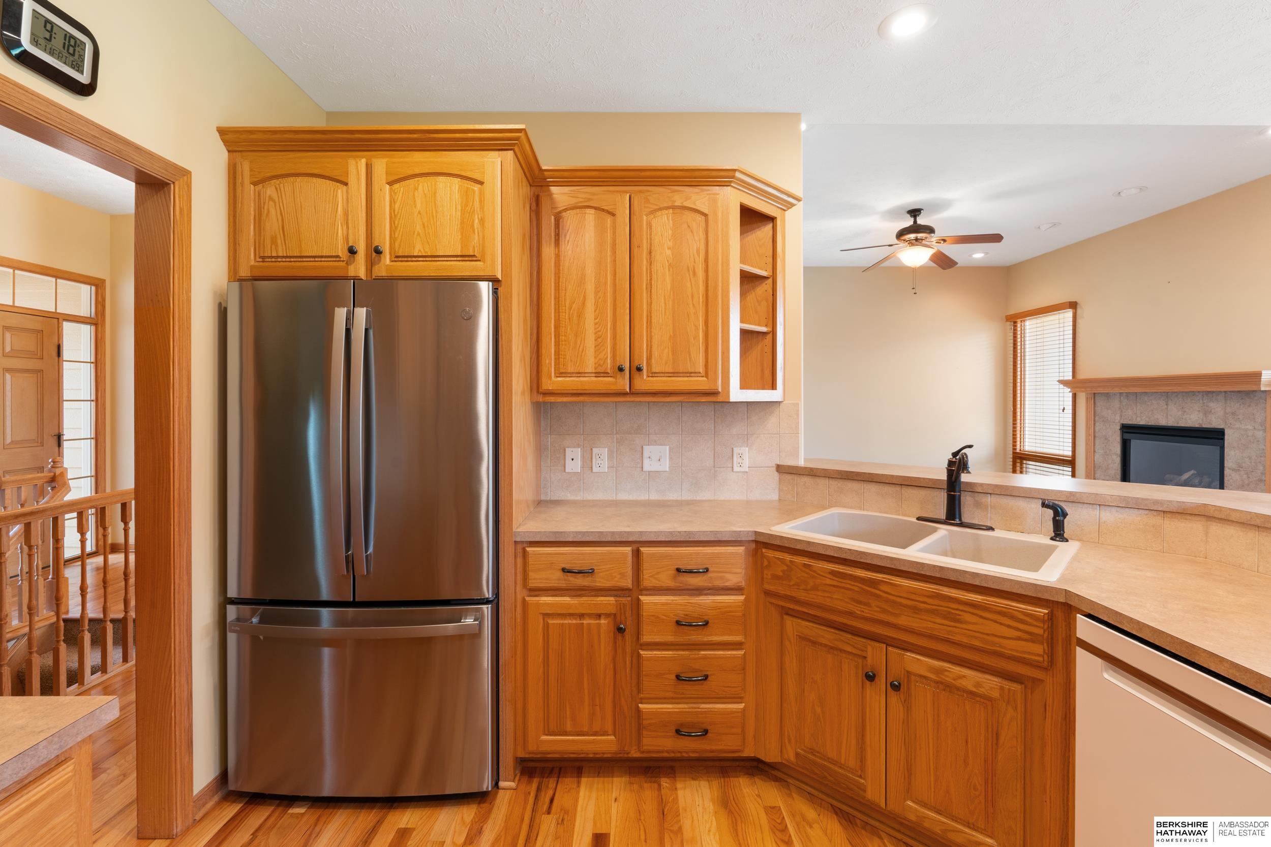 Omaha, Nebraska 68135, United States, 4 Bedrooms Bedrooms, ,3 BathroomsBathrooms,Residential,Pending,108249