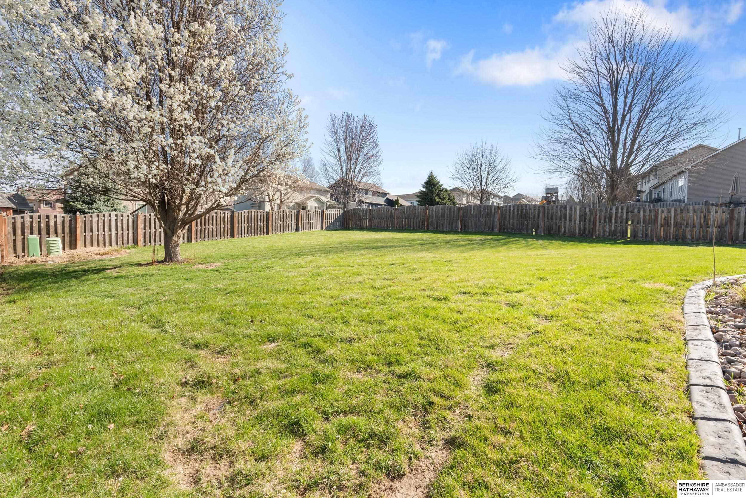 Omaha, Nebraska 68135, United States, 4 Bedrooms Bedrooms, ,3 BathroomsBathrooms,Residential,Pending,108249