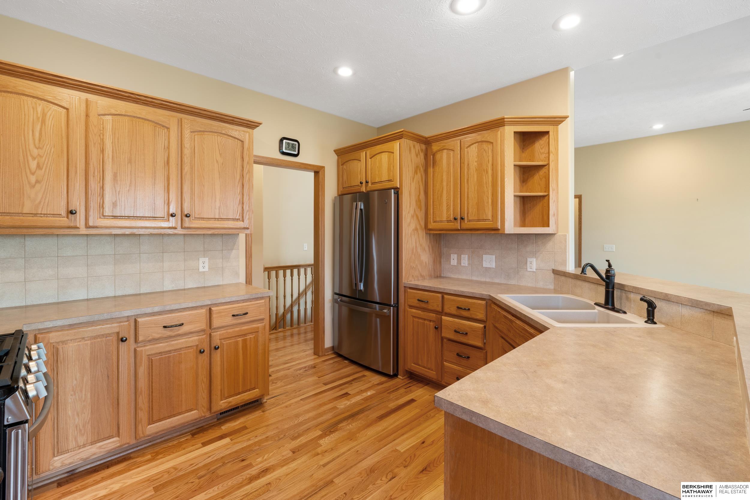 Omaha, Nebraska 68135, United States, 4 Bedrooms Bedrooms, ,3 BathroomsBathrooms,Residential,Pending,108249