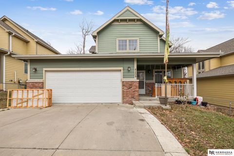 Photo of 4209 Lake Street, Omaha, NE 68111 (MLS # 22534760)