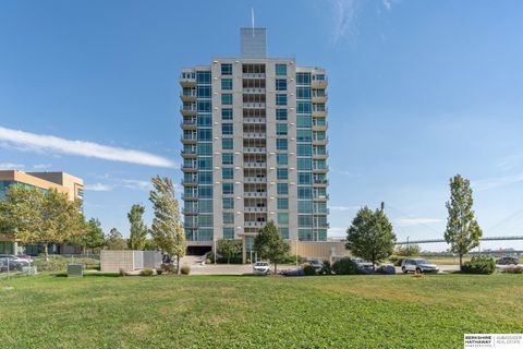 Photo of 444 Riverfront Plaza #802, Omaha, NE 68102 (MLS # 22527818)