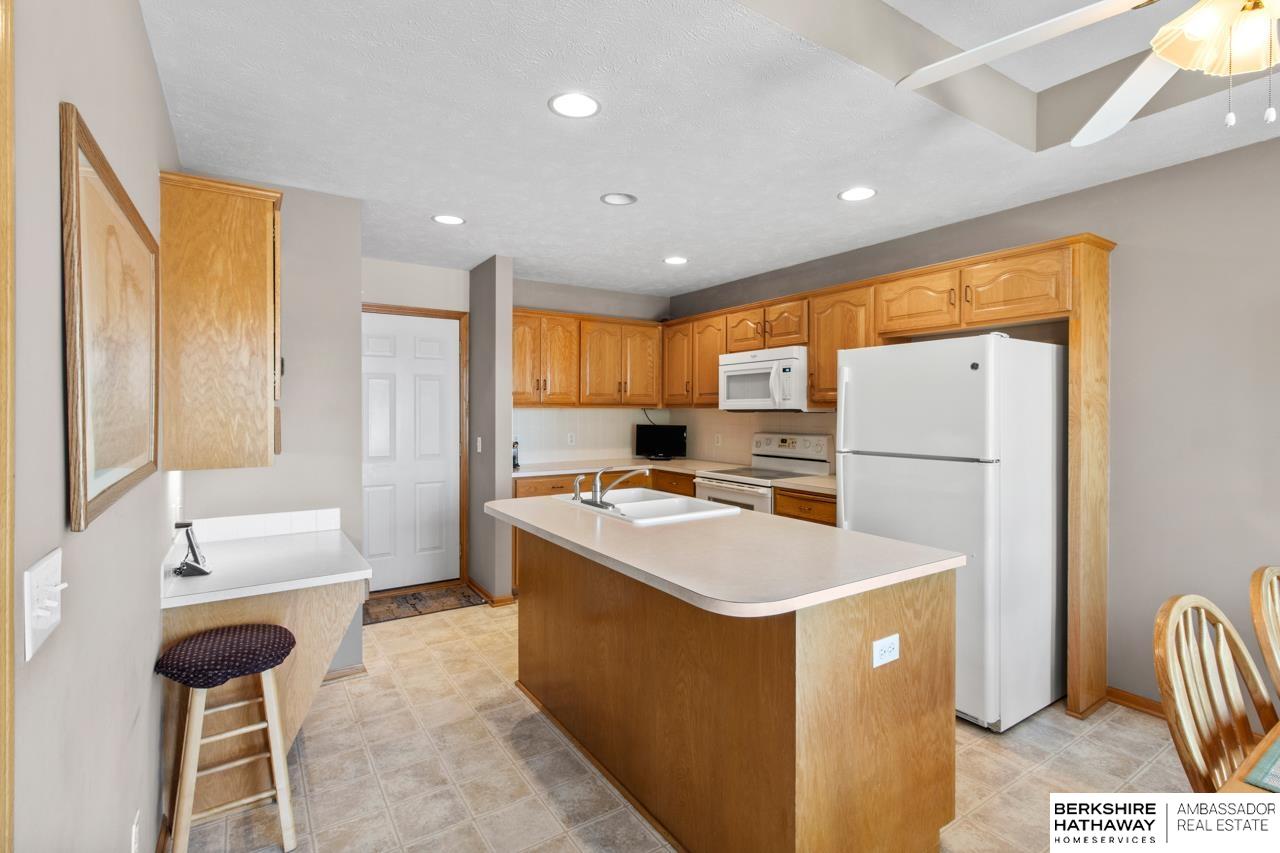 Omaha, Nebraska 68236, United States, 3 Bedrooms Bedrooms, ,2 BathroomsBathrooms,Residential,Pending,126234