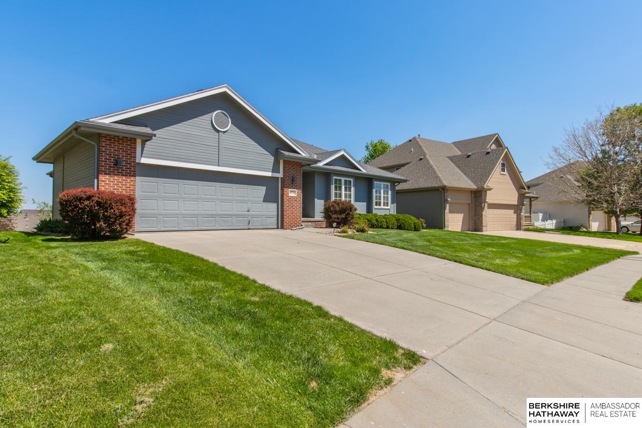 Omaha, Nebraska 68236, United States, 3 Bedrooms Bedrooms, ,2 BathroomsBathrooms,Residential,Pending,126234