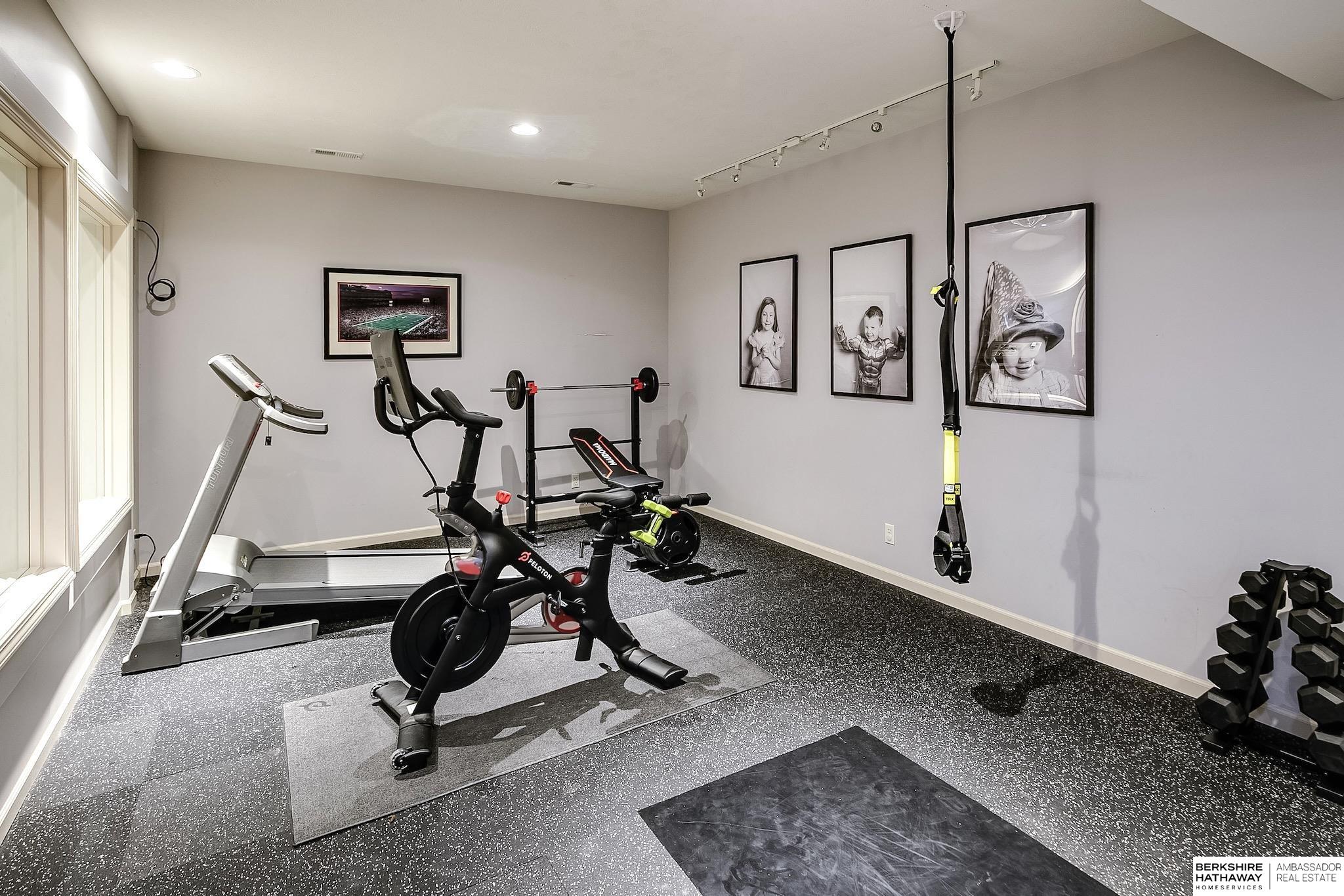 Omaha, Nebraska 68154, United States, 5 Bedrooms Bedrooms, ,4 BathroomsBathrooms,Residential,Active,232541