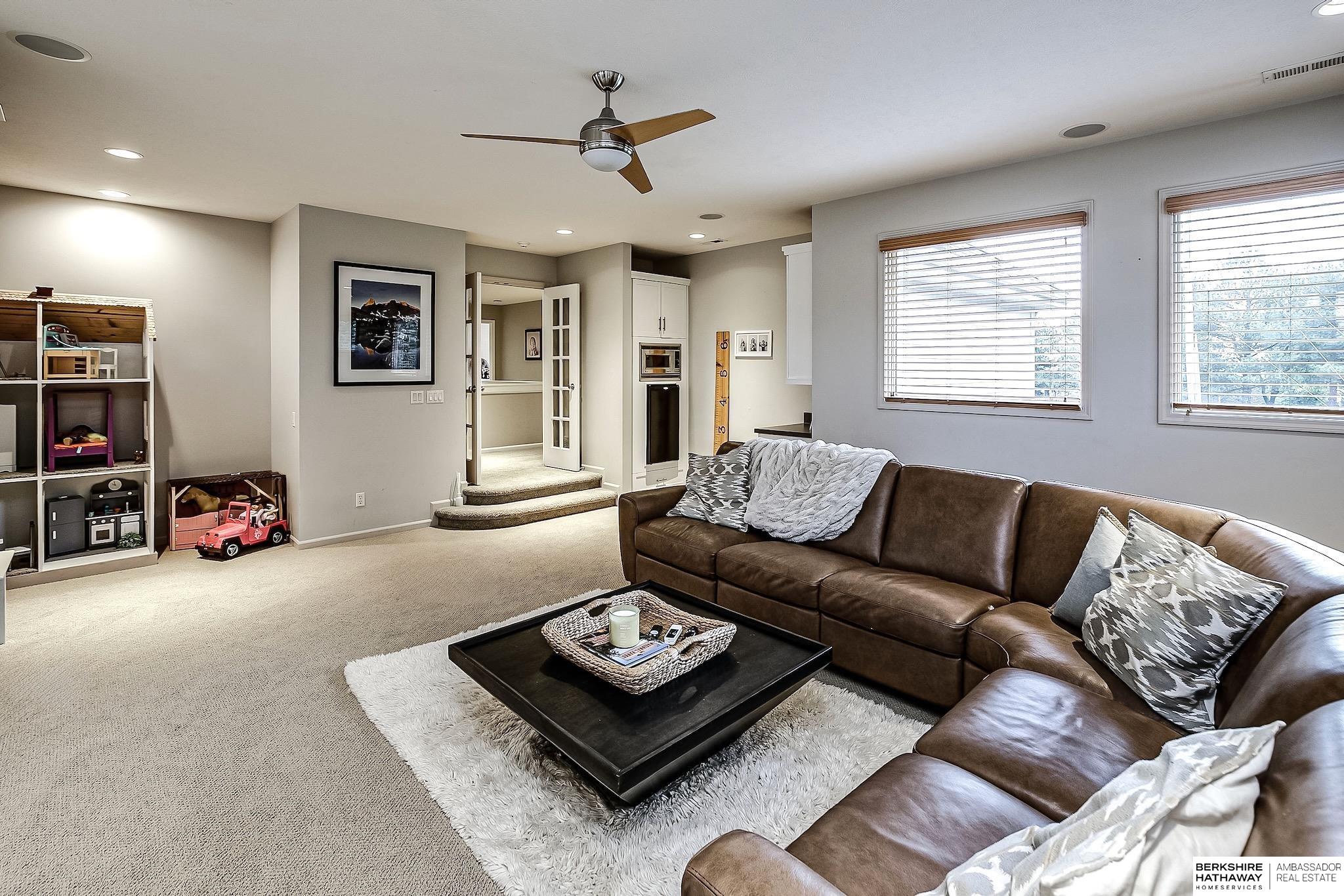 Omaha, Nebraska 68154, United States, 5 Bedrooms Bedrooms, ,4 BathroomsBathrooms,Residential,Active,232541