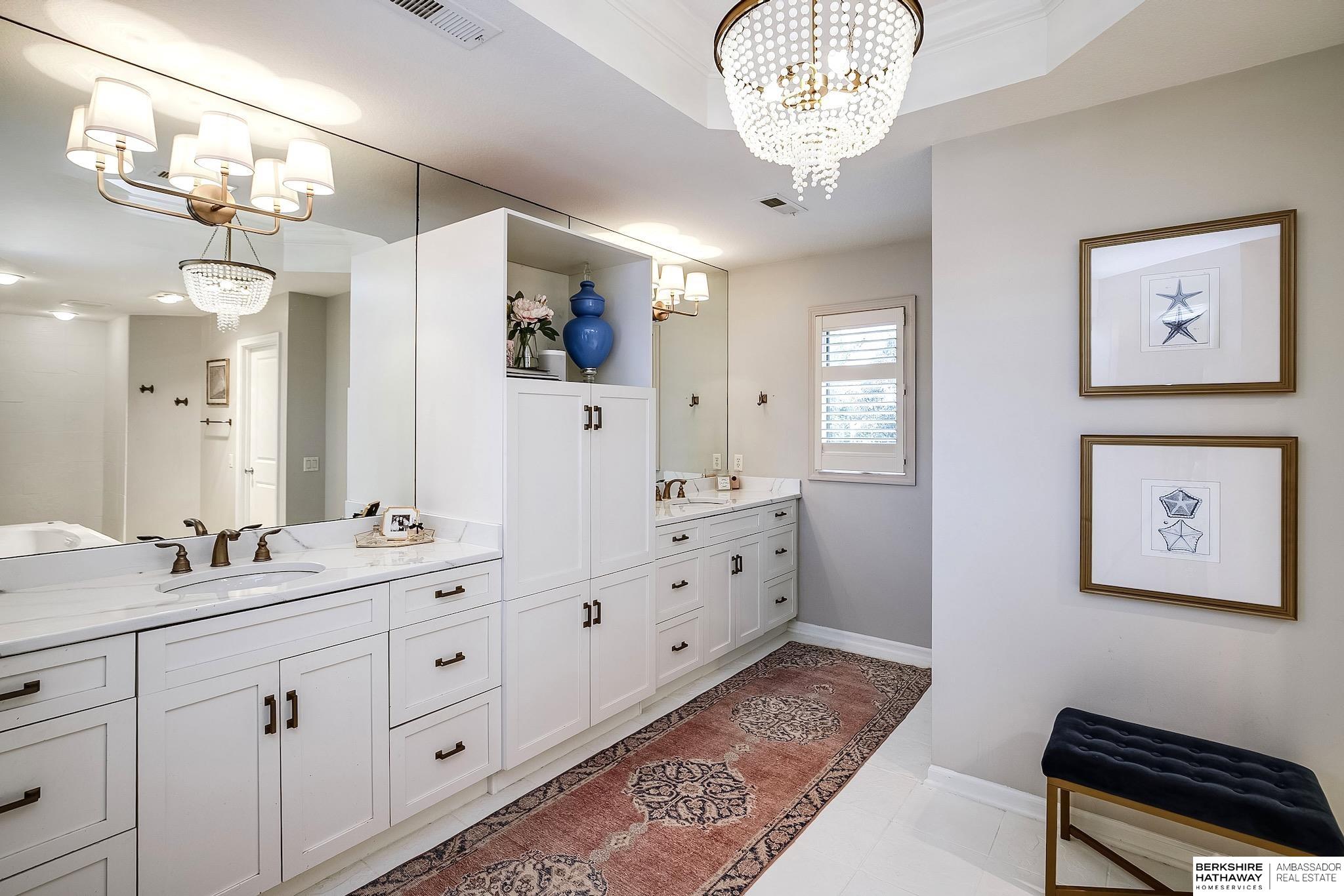 Omaha, Nebraska 68154, United States, 5 Bedrooms Bedrooms, ,4 BathroomsBathrooms,Residential,Active,232541