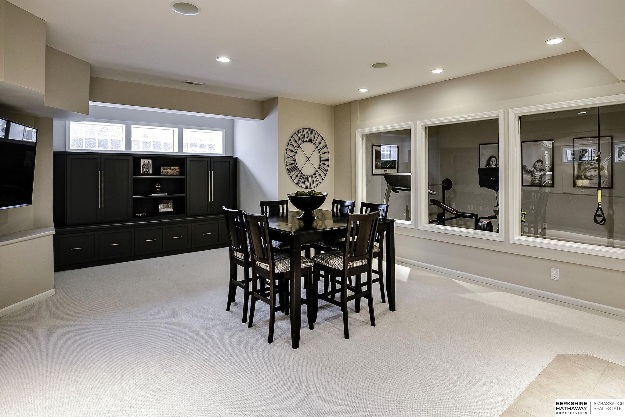 Omaha, Nebraska 68154, United States, 5 Bedrooms Bedrooms, ,4 BathroomsBathrooms,Residential,Active,232541