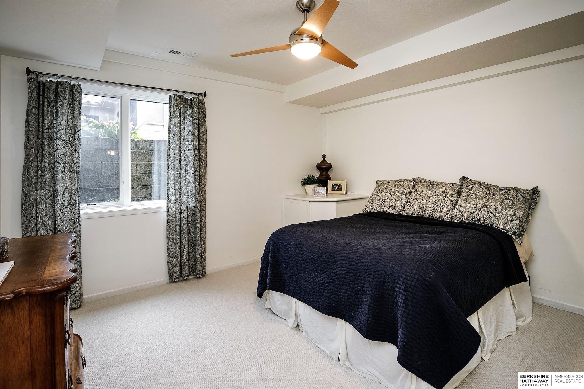 Omaha, Nebraska 68154, United States, 5 Bedrooms Bedrooms, ,4 BathroomsBathrooms,Residential,Active,232541