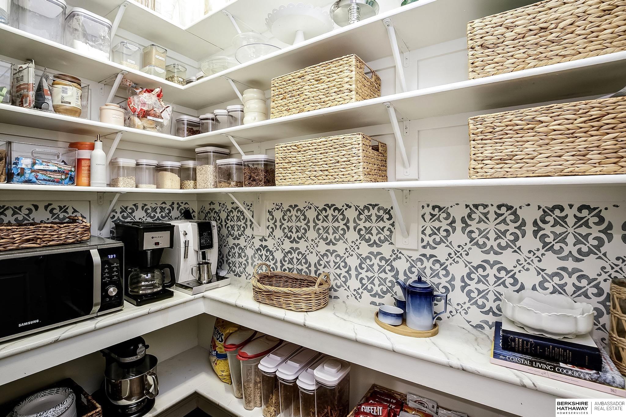 Omaha, Nebraska 68154, United States, 5 Bedrooms Bedrooms, ,4 BathroomsBathrooms,Residential,Active,232541